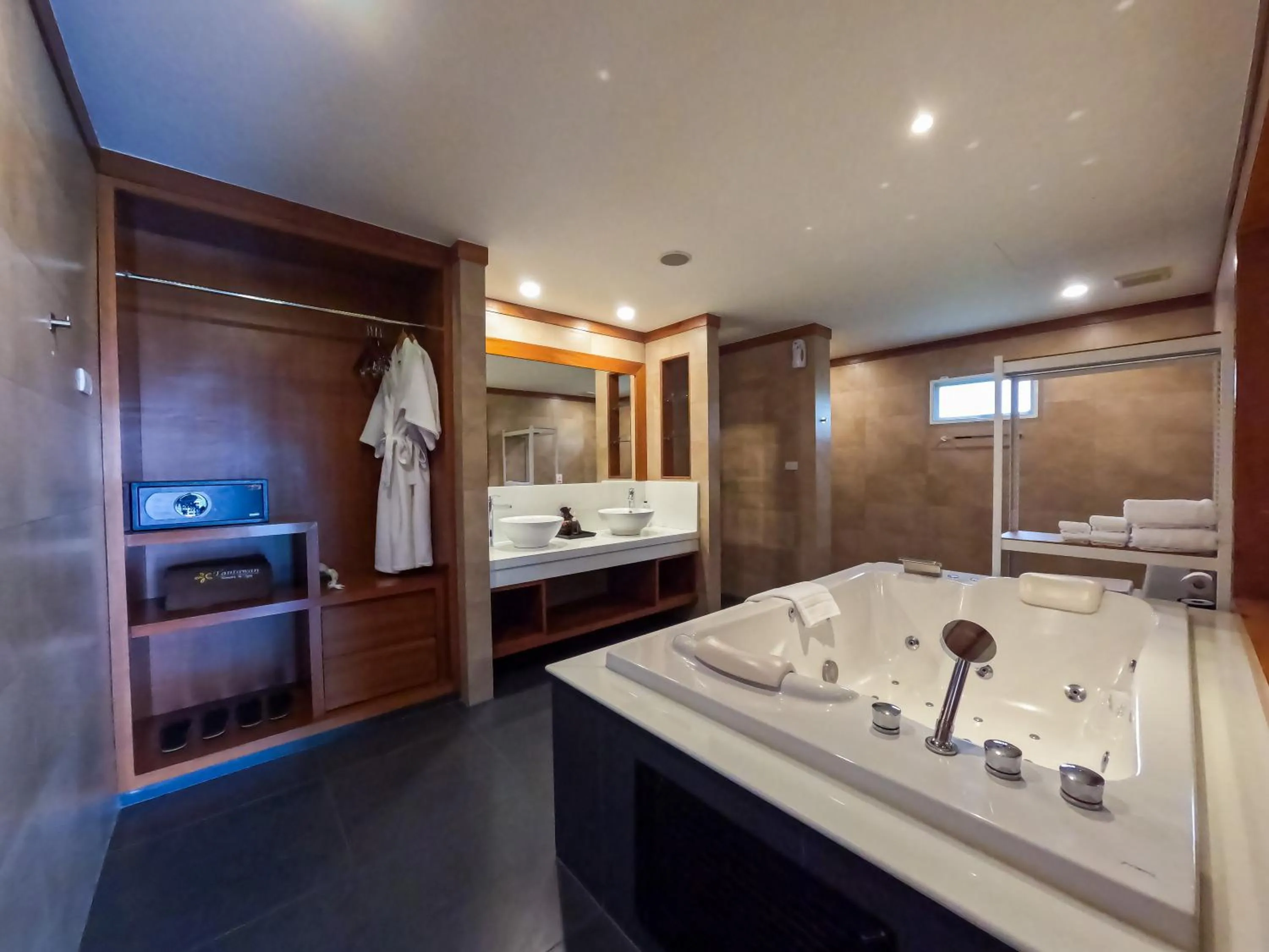 Hot Tub in Villa Tantawan Resort - Private Pool Villas