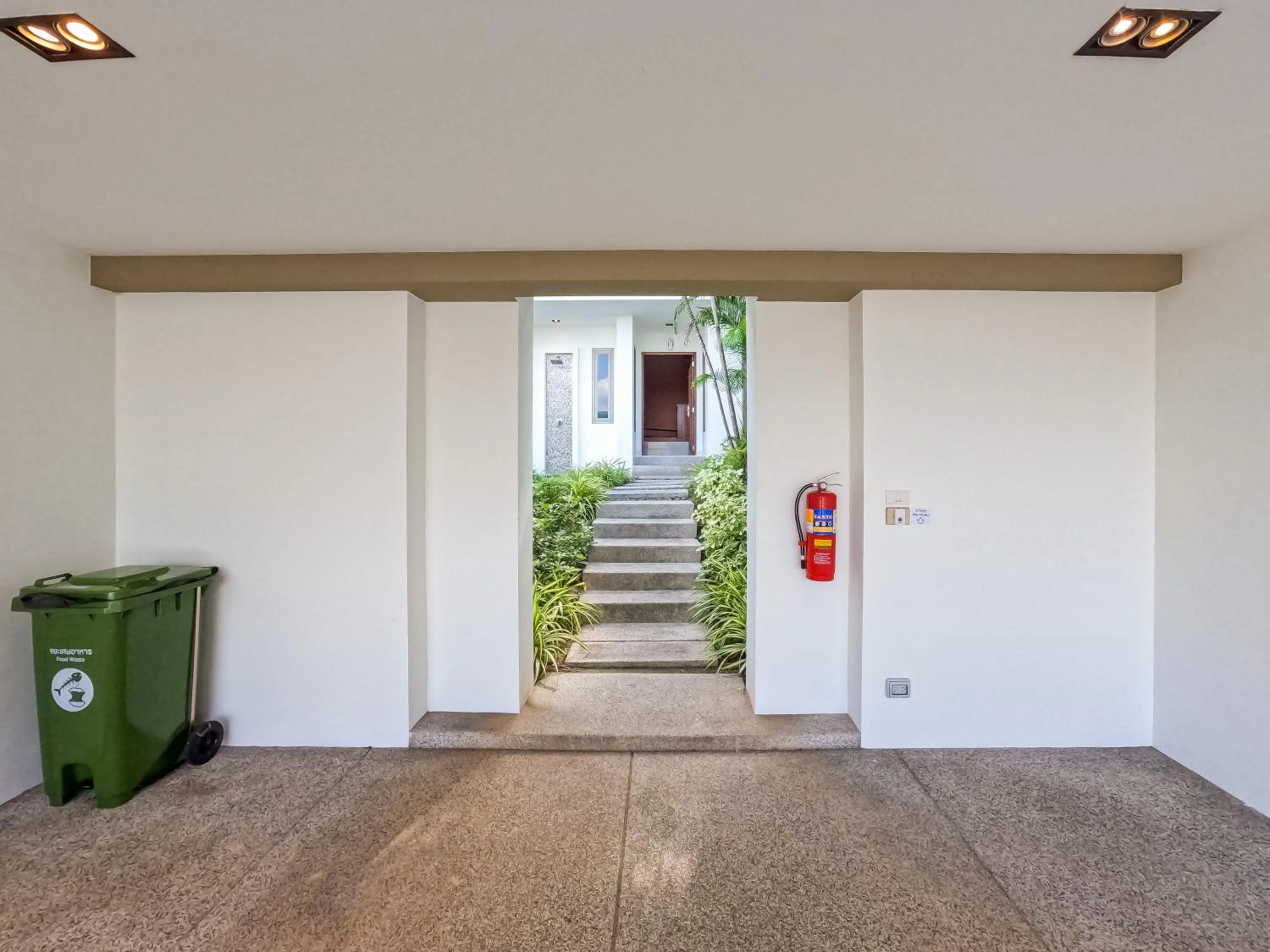 Parking in Villa Tantawan Resort - Private Pool Villas