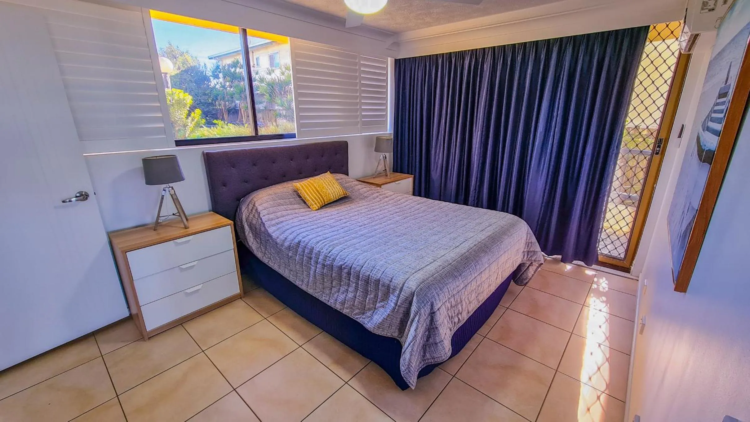 Bedroom, Bed in Pelican Sands Beach Resort