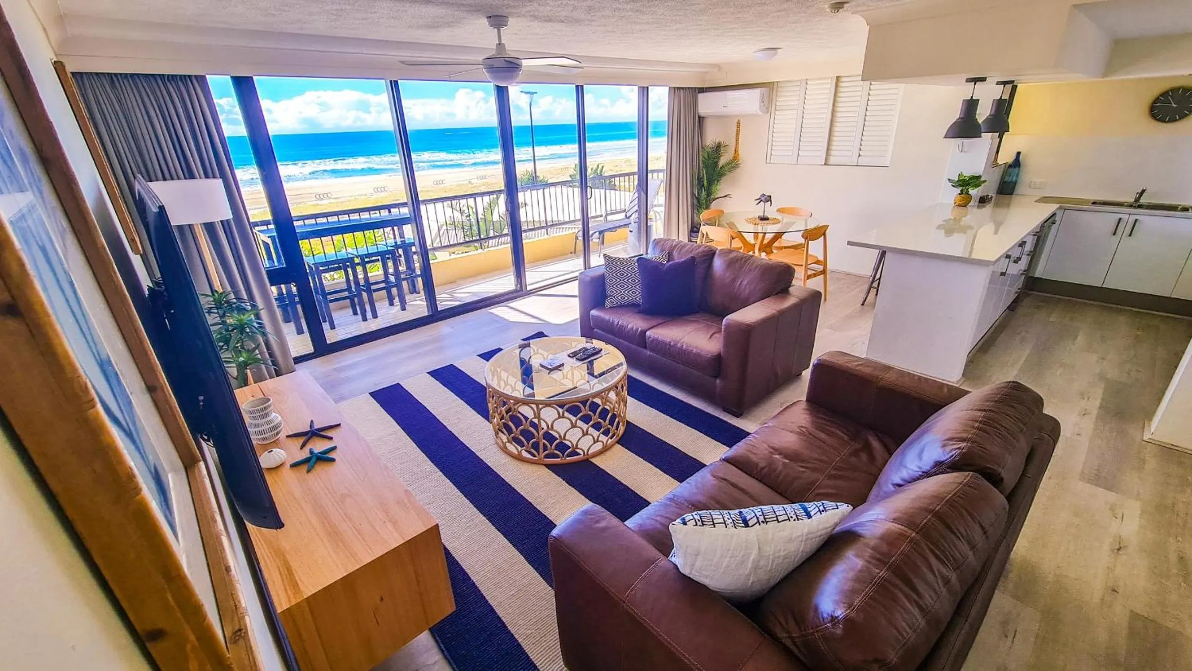 Living room in Pelican Sands Beach Resort