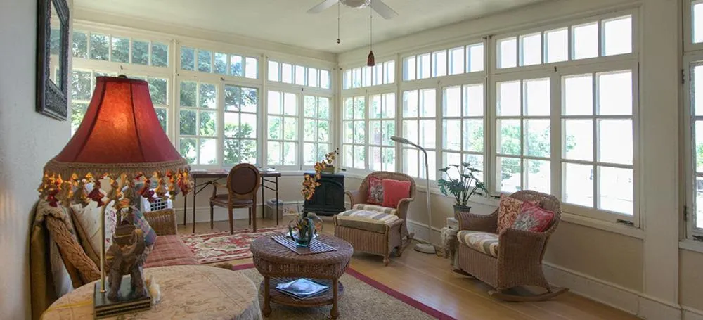 Decorative detail in Alexander Mansion Bed & Breakfast