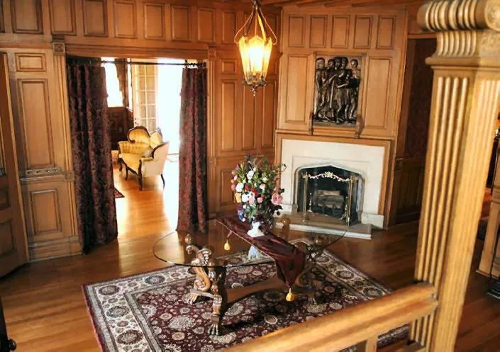 Alexander Mansion Bed & Breakfast