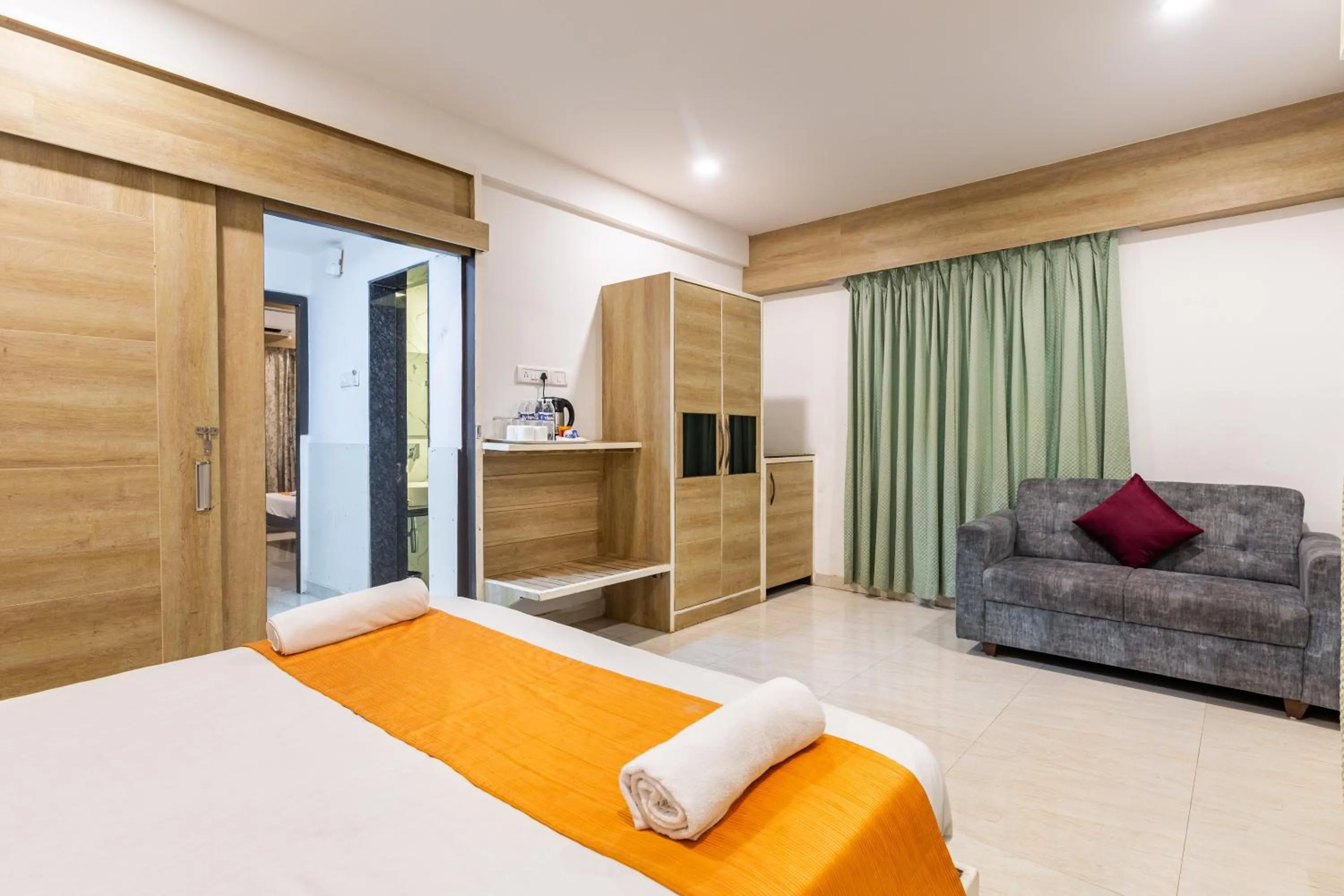 Bedroom, Bed in CALUX Joia Do Mar Resort - Calangute