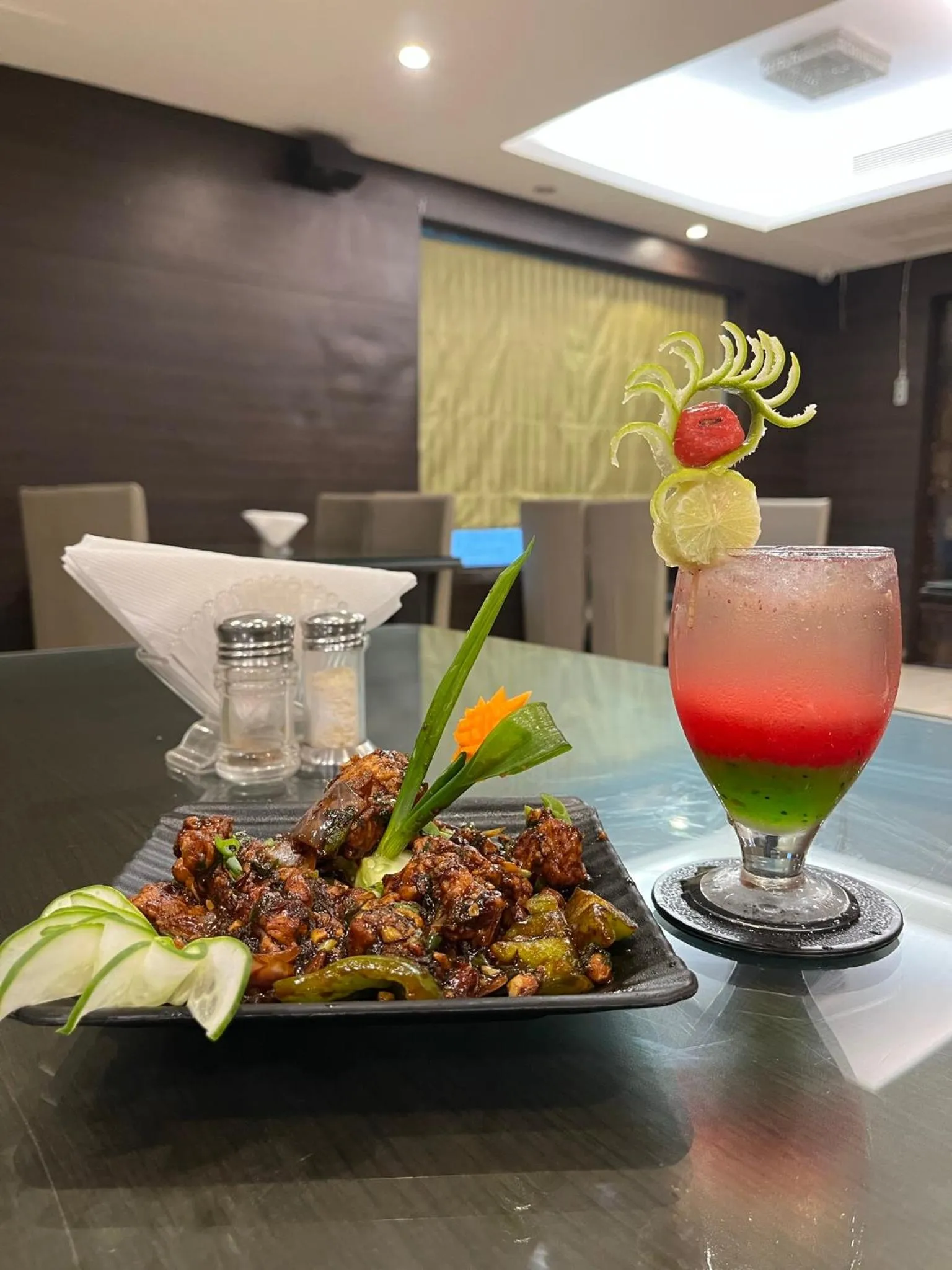 Food and drinks in CALUX Joia Do Mar Resort - Calangute