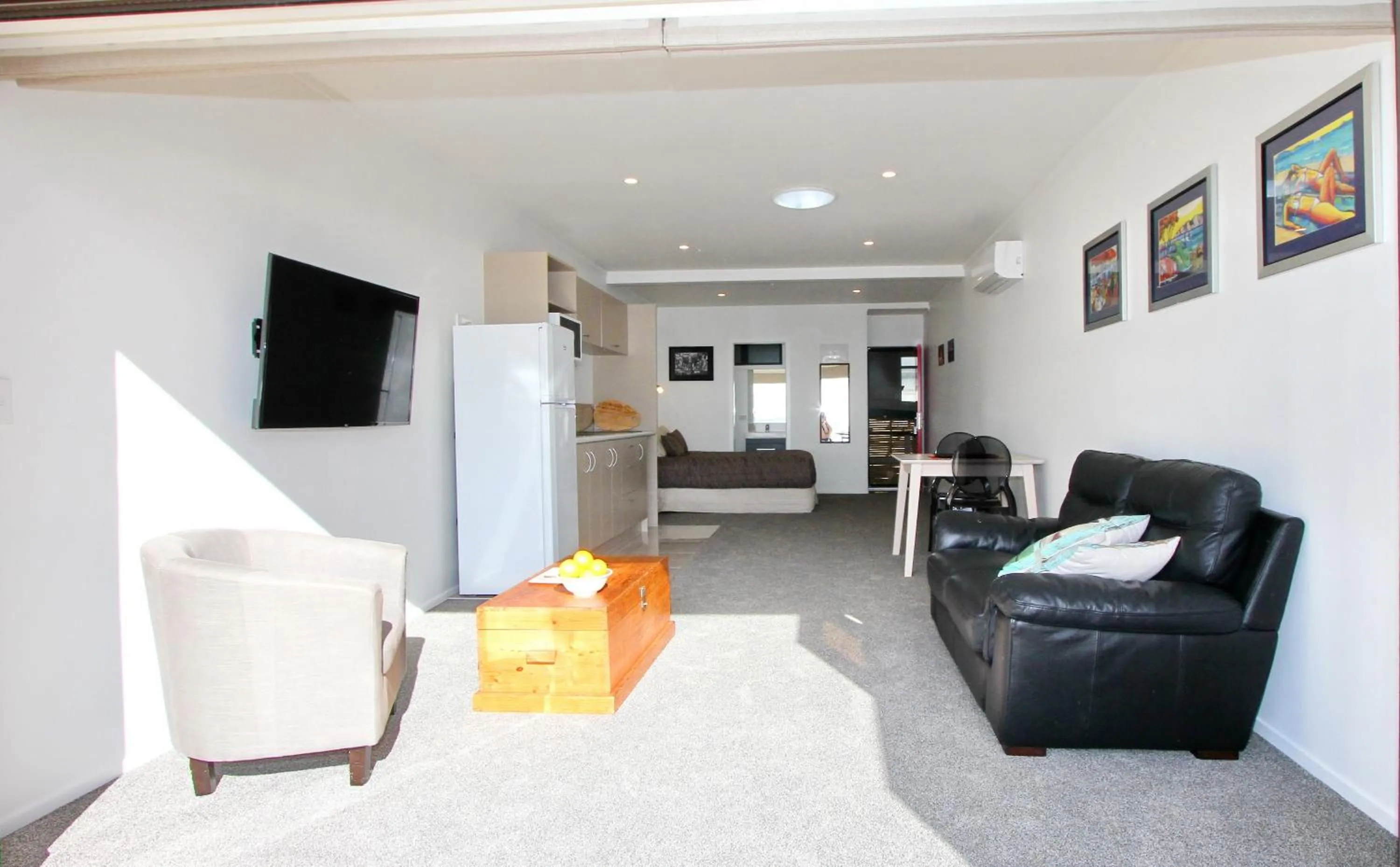 Photo of the whole room in Blue Marlin Apartments