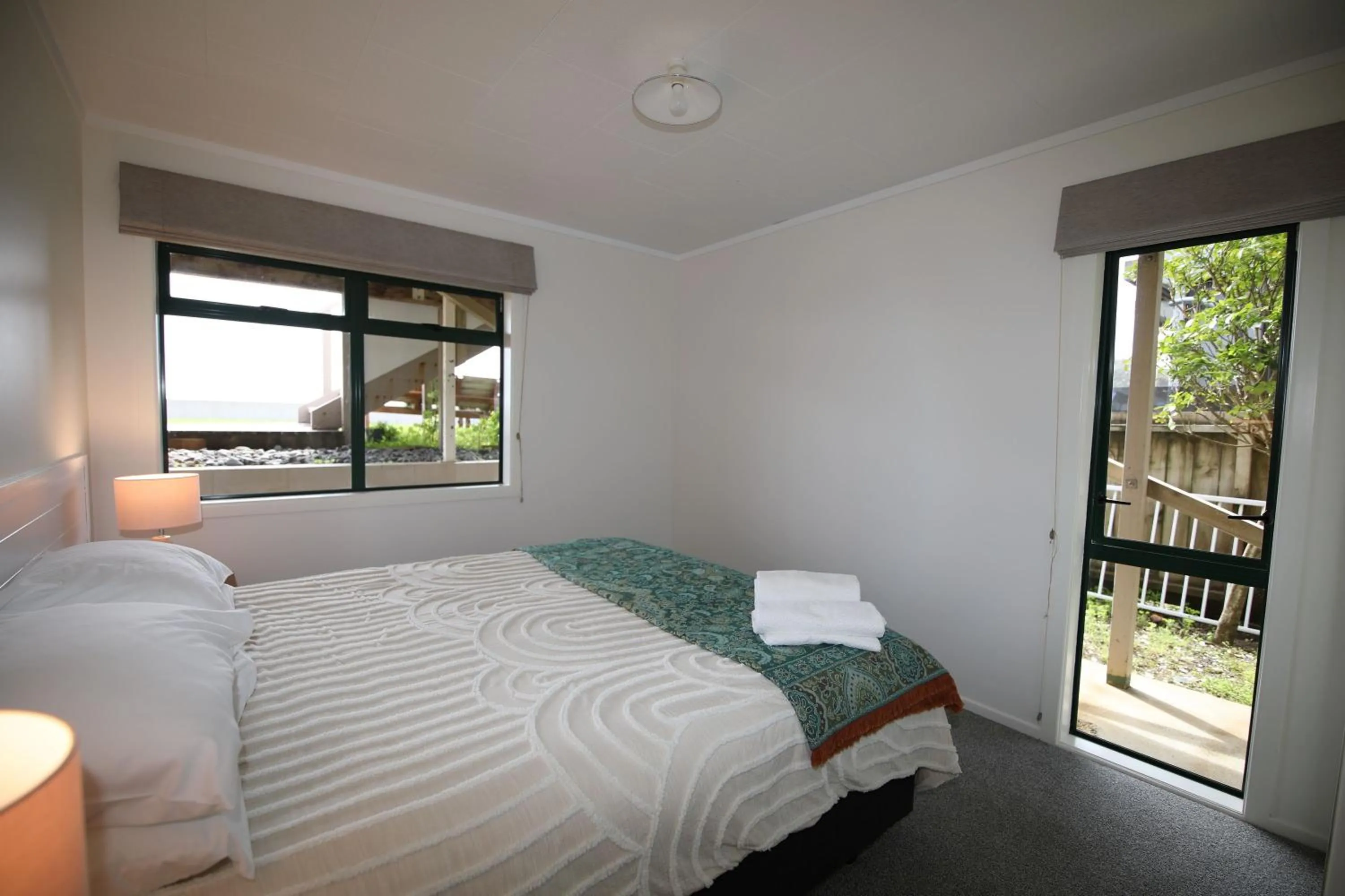 Bedroom, Bed in Blue Marlin Apartments