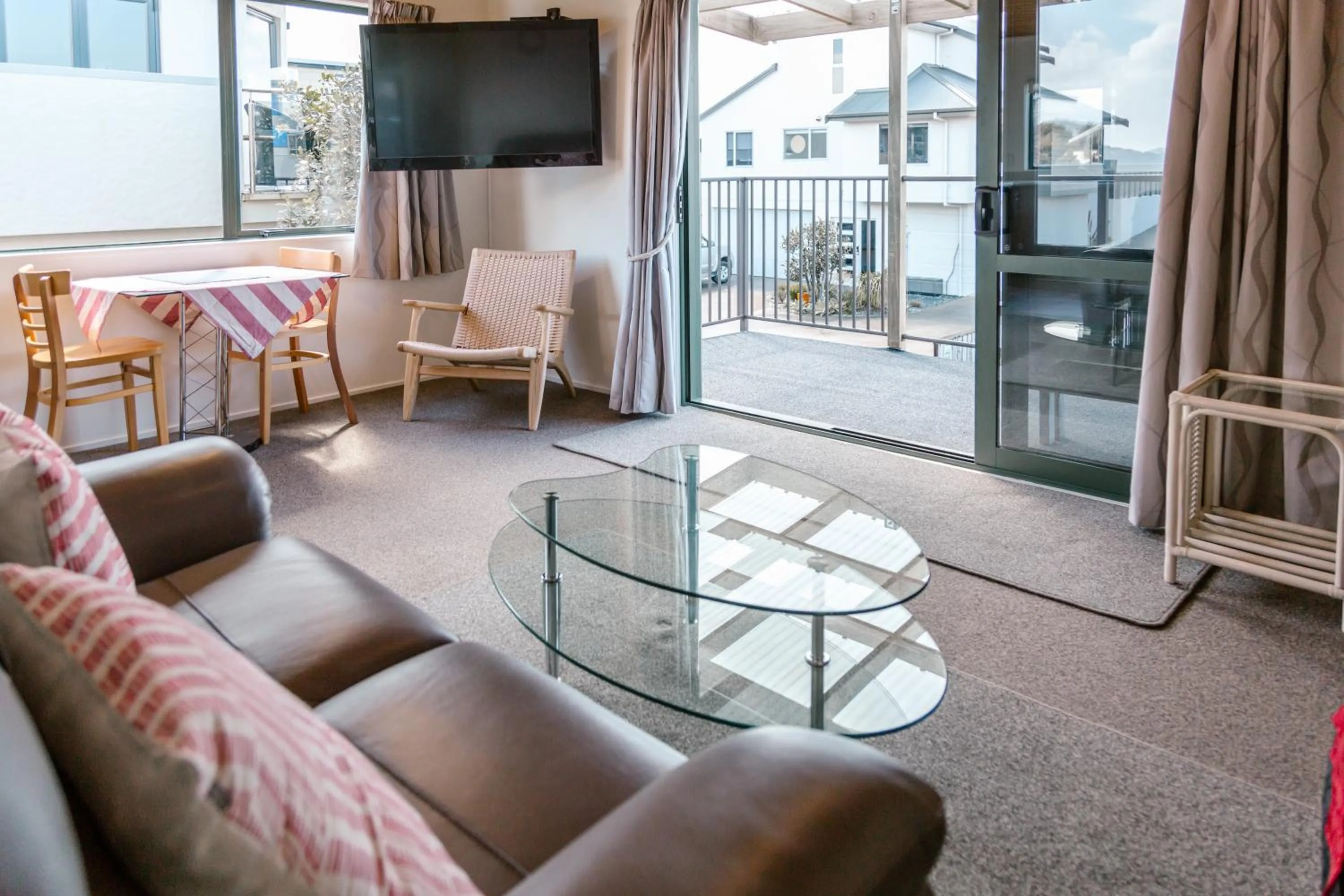 TV and multimedia in Blue Marlin Apartments