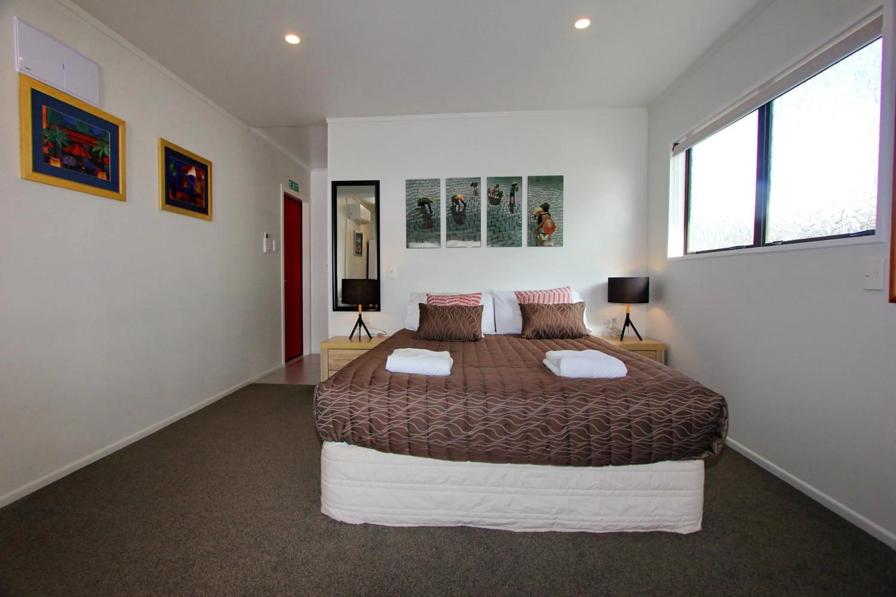 Bedroom, Bed in Blue Marlin Apartments