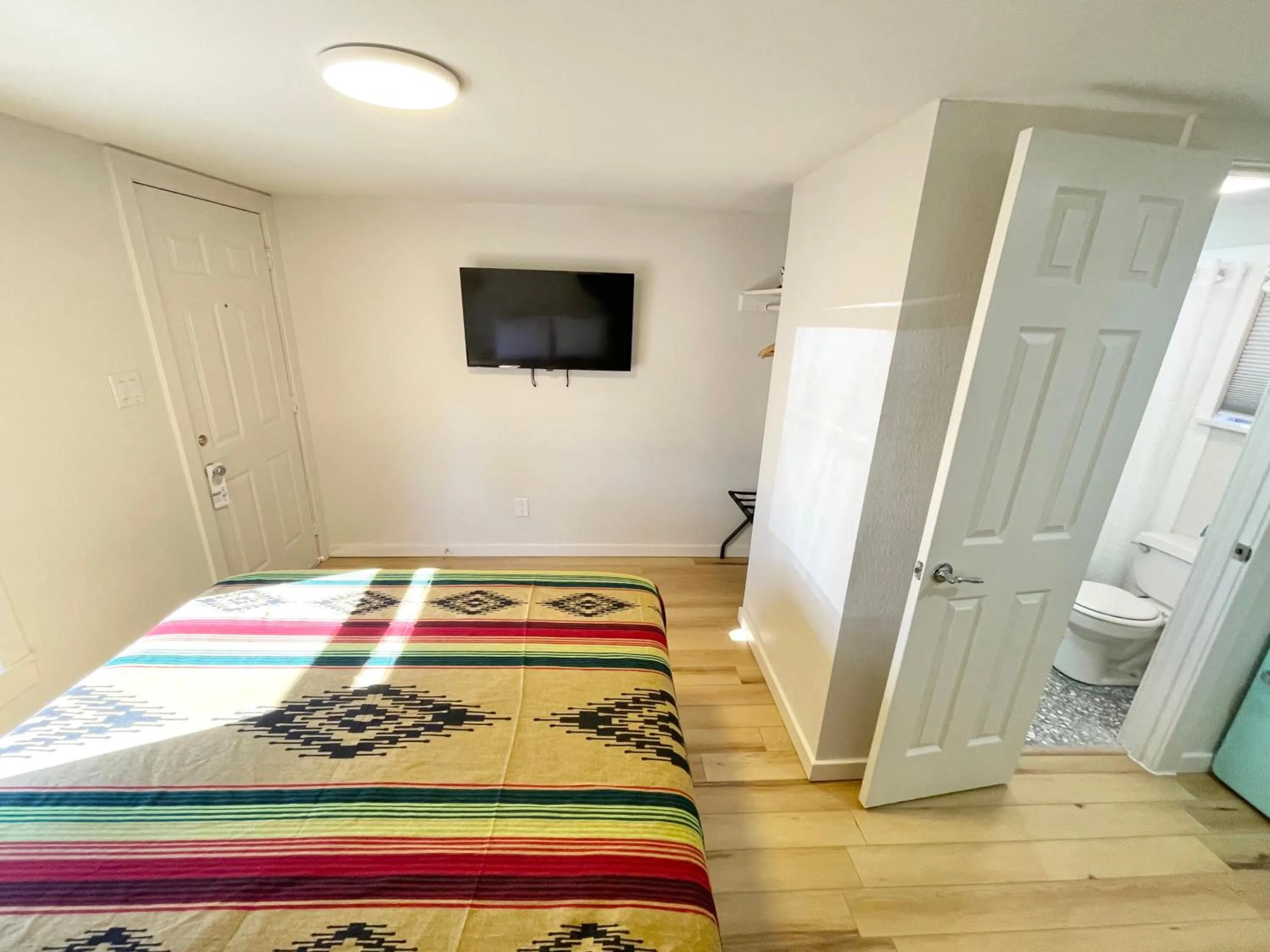 Bed in Frederick Motel