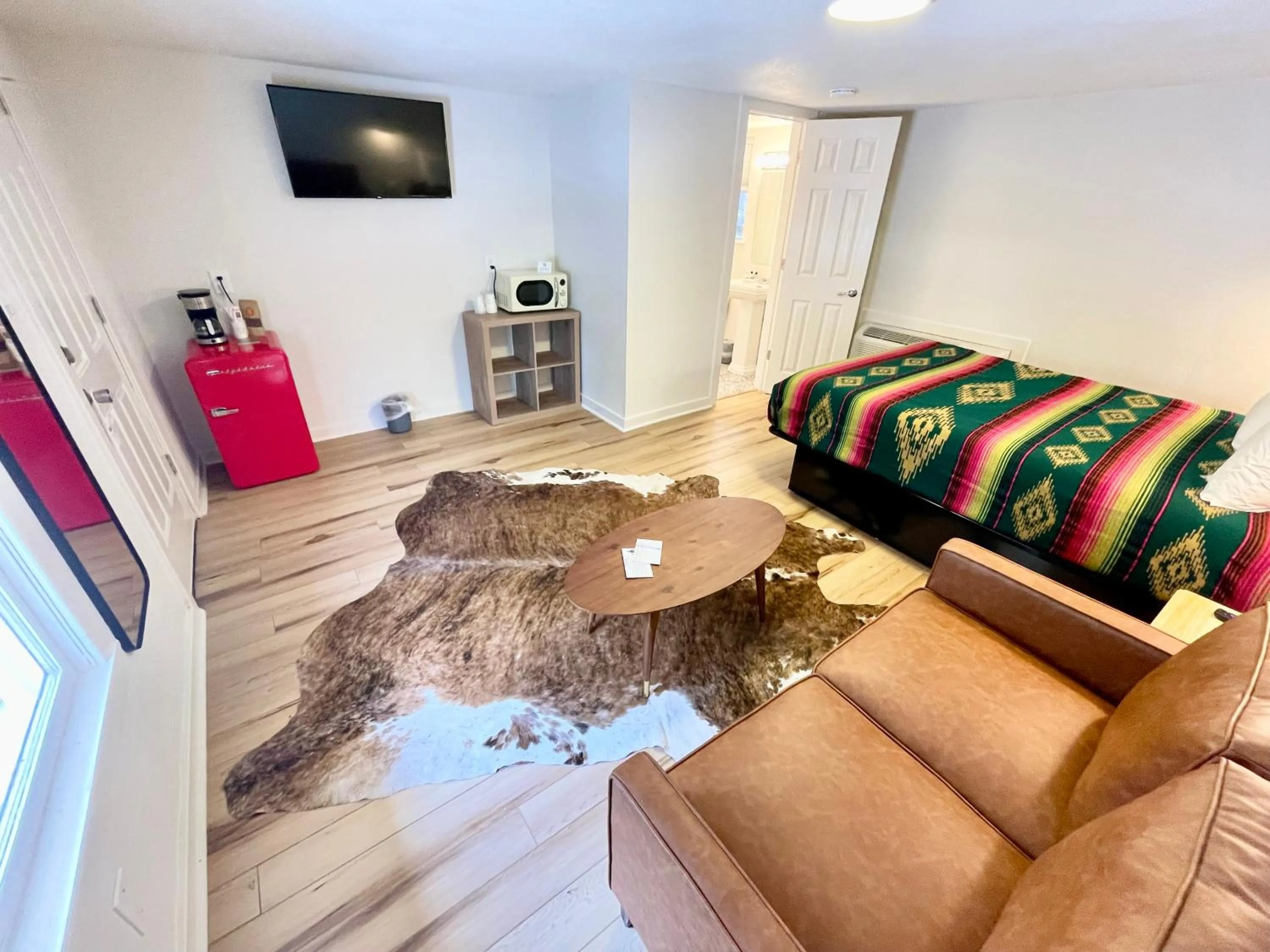 TV and multimedia, Bed in Frederick Motel