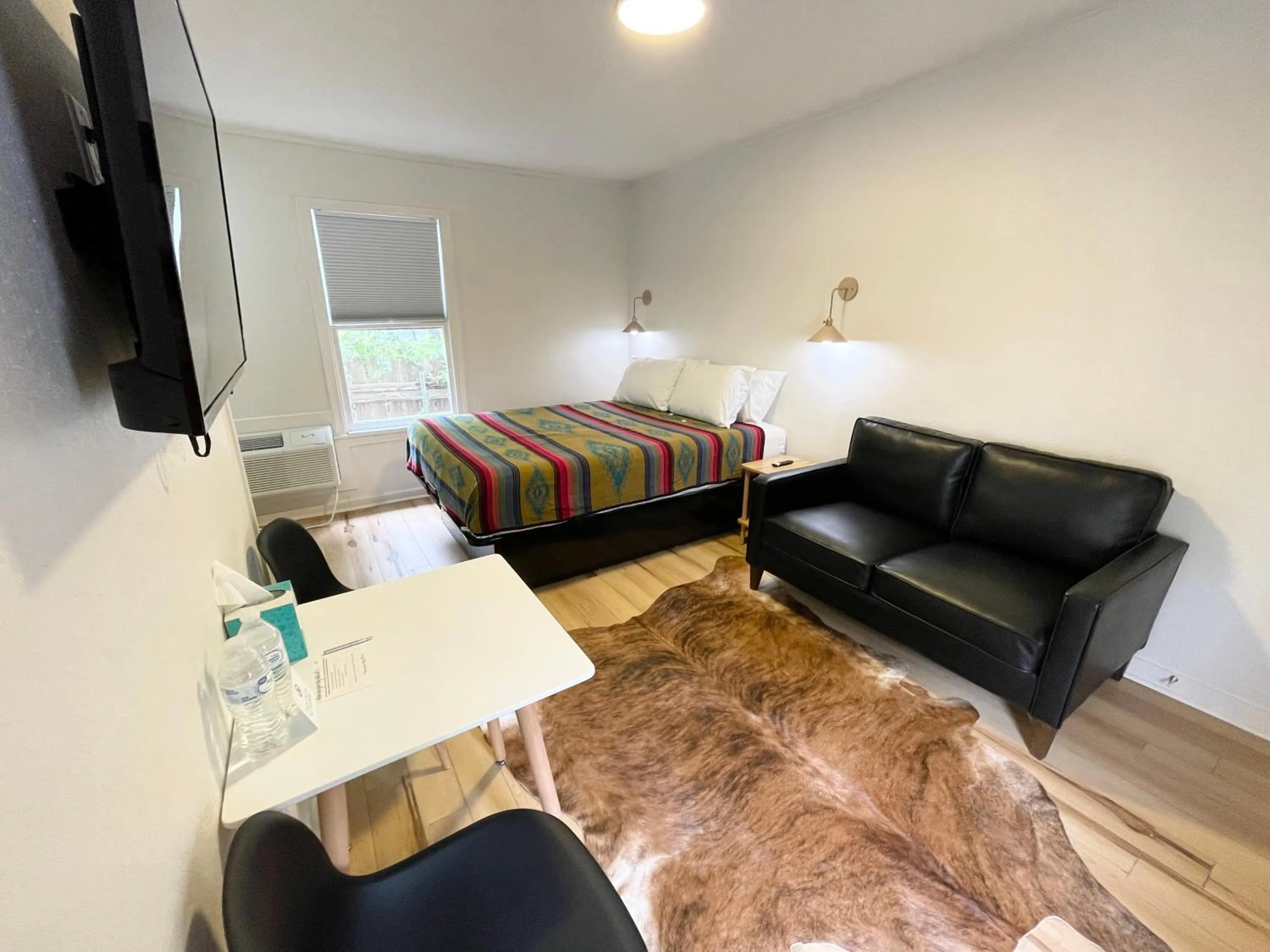 Bed in Frederick Motel