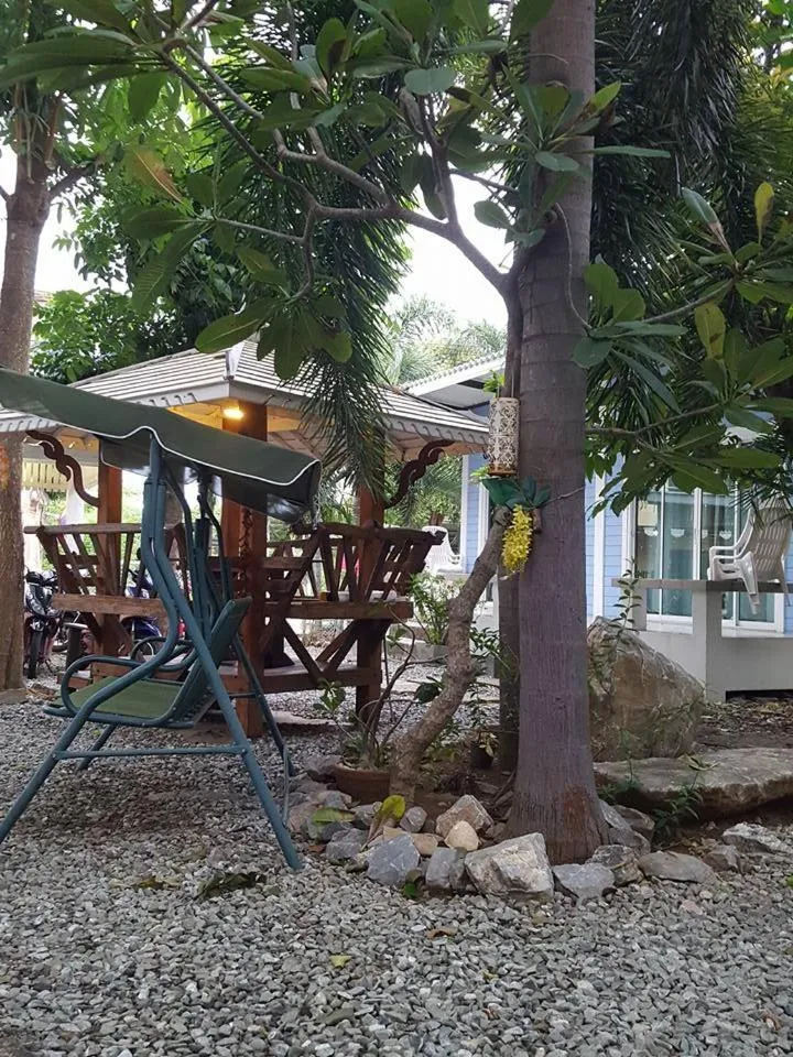 Garden in Charlie's Bungalows