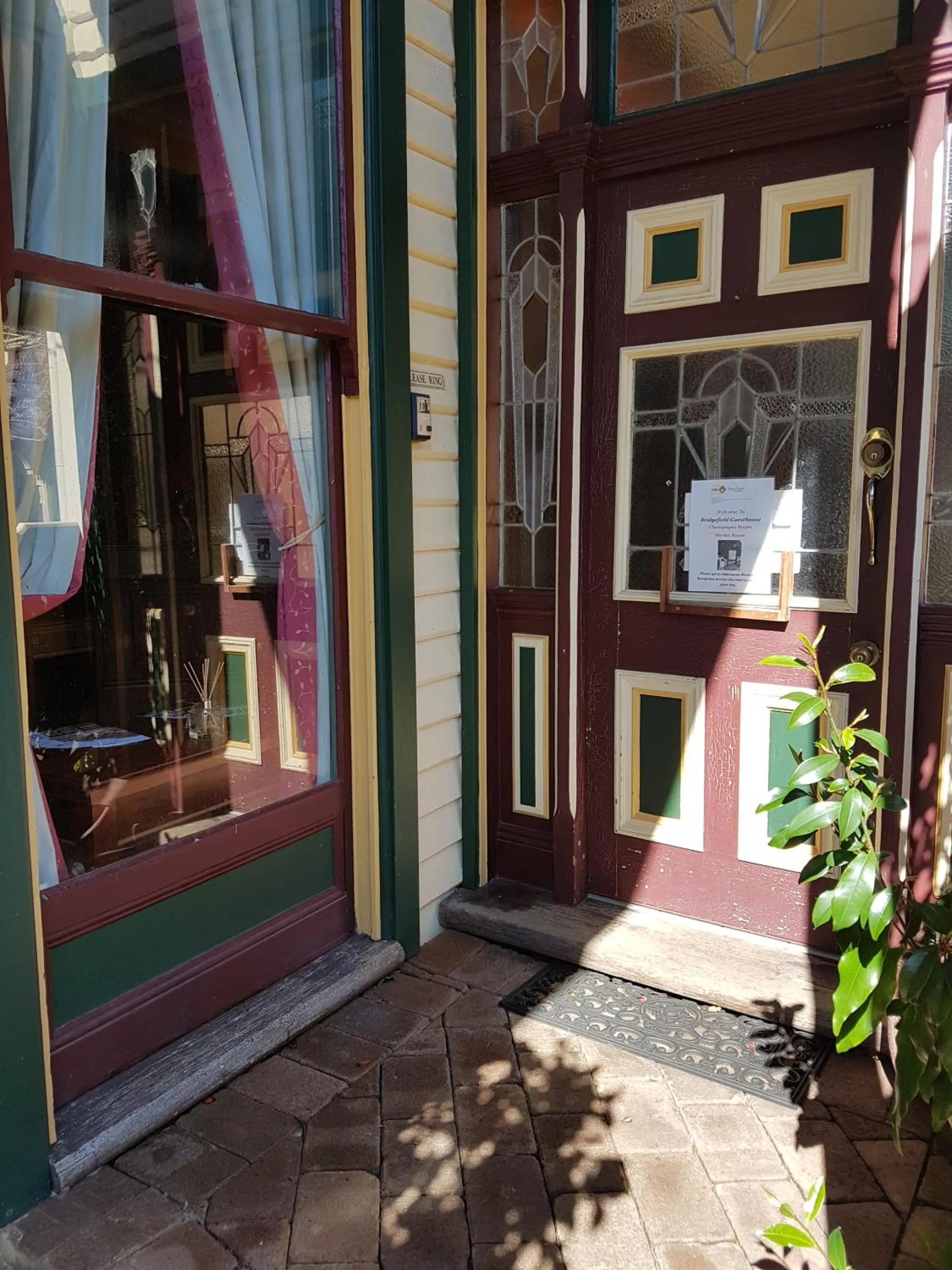 Facade/entrance in Bridgefield Guest House