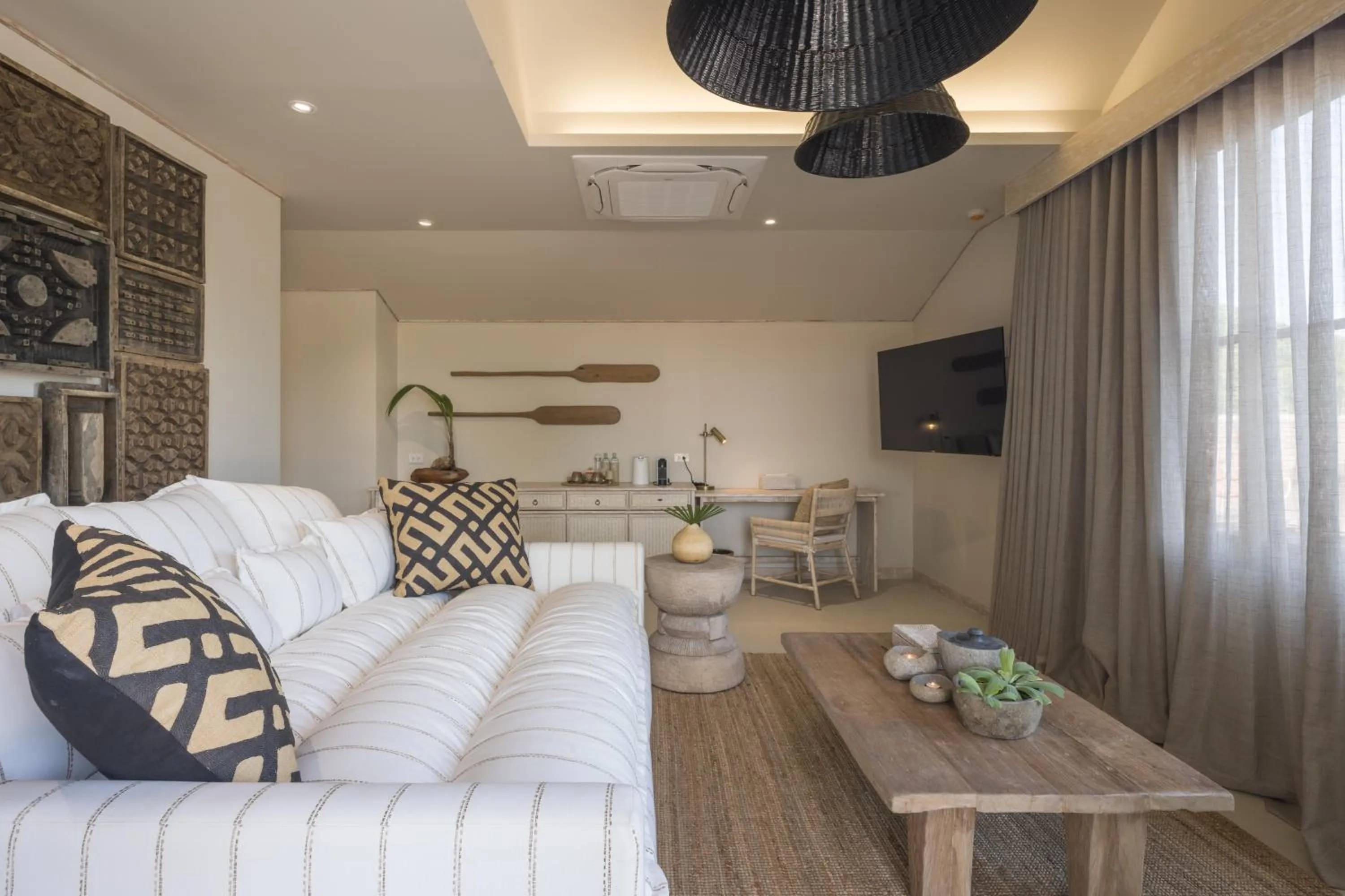 Communal lounge/ TV room in Phangan Bayshore Resort Koh Phangan