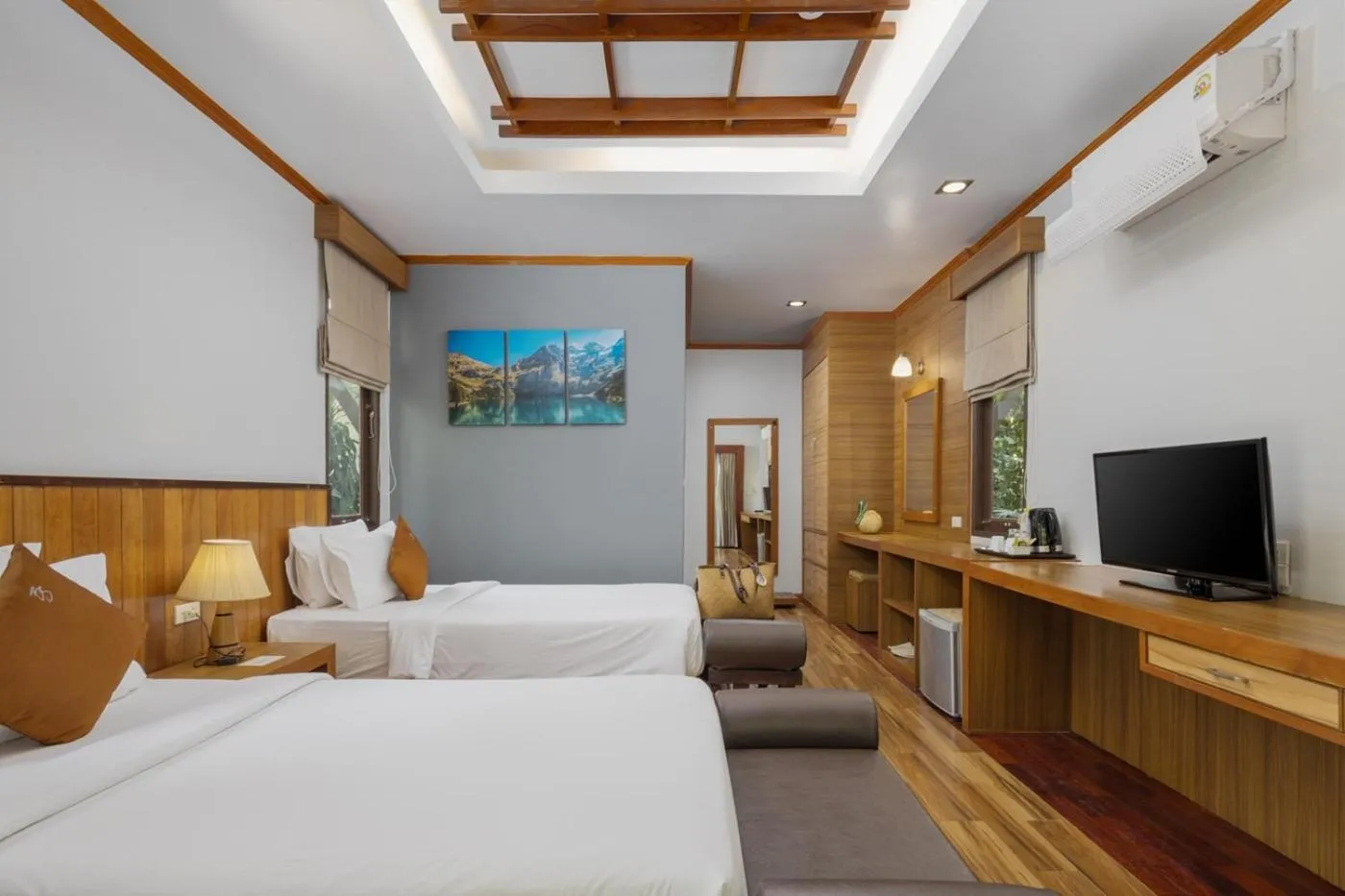 Bed in Phangan Bayshore Resort Koh Phangan