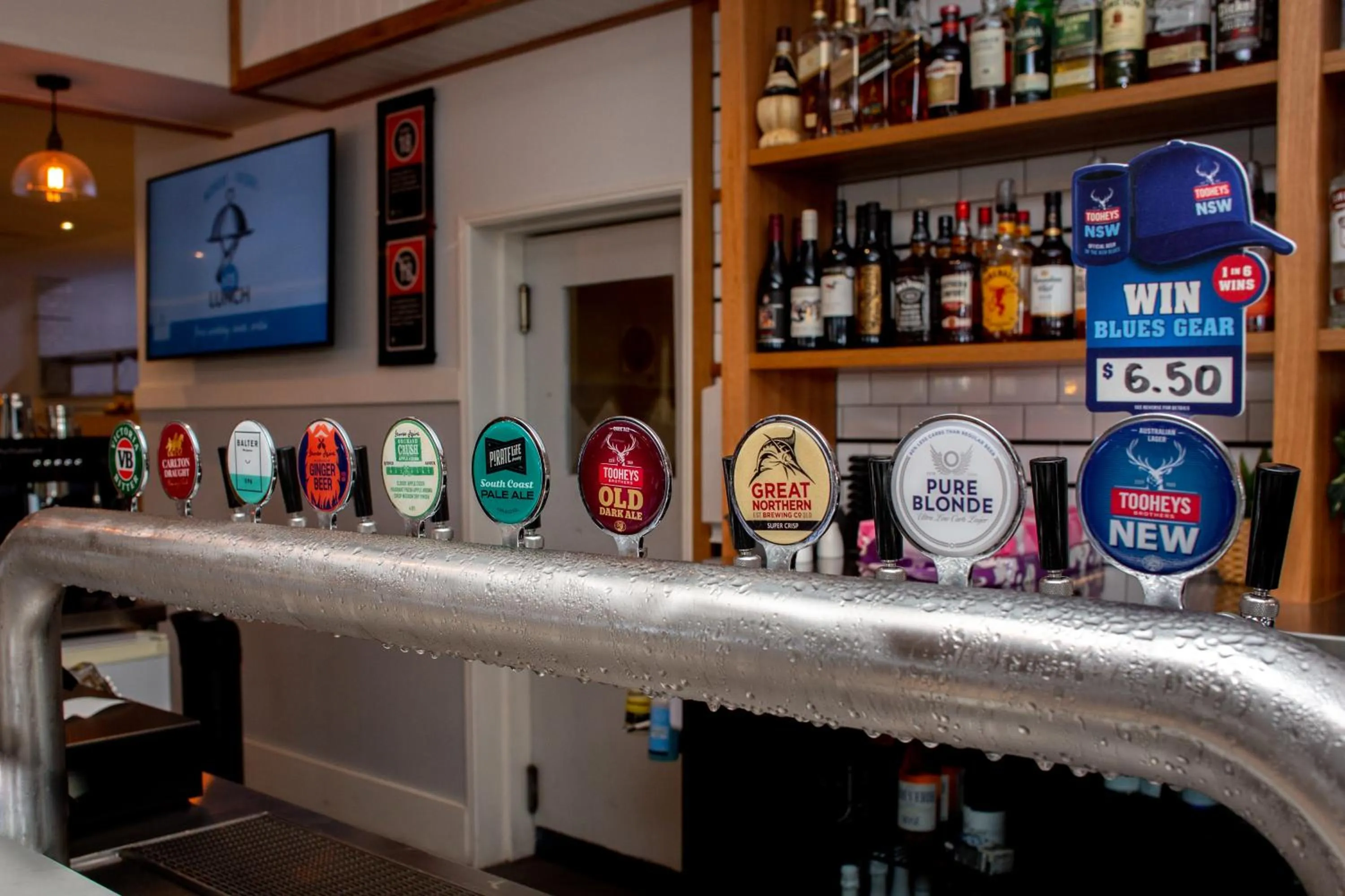 Lounge or bar in Five Island Hotel