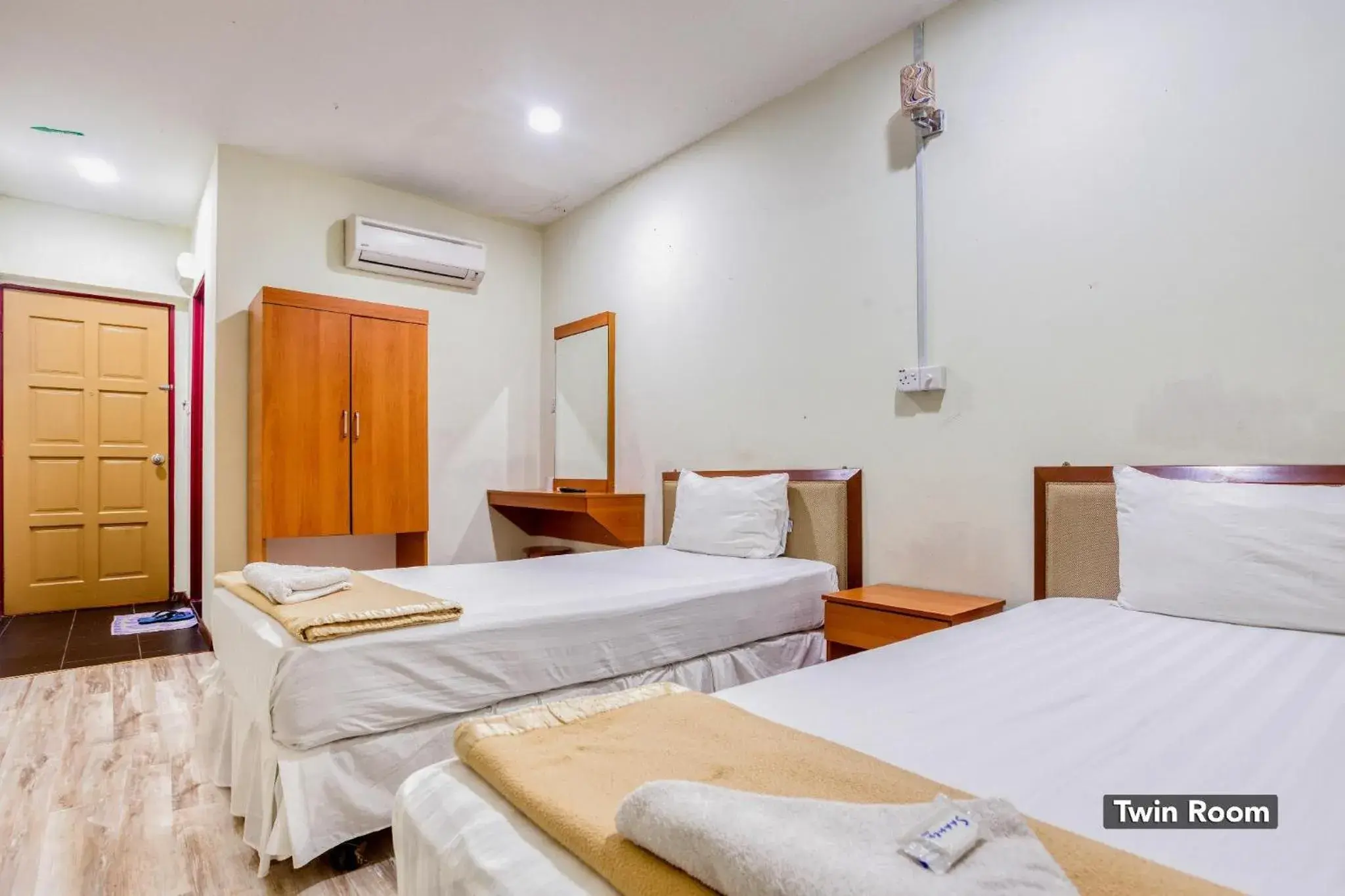 Standard Twin Room in Hotel Sri Malim Standard Twin Room in Hotel Sri Malim