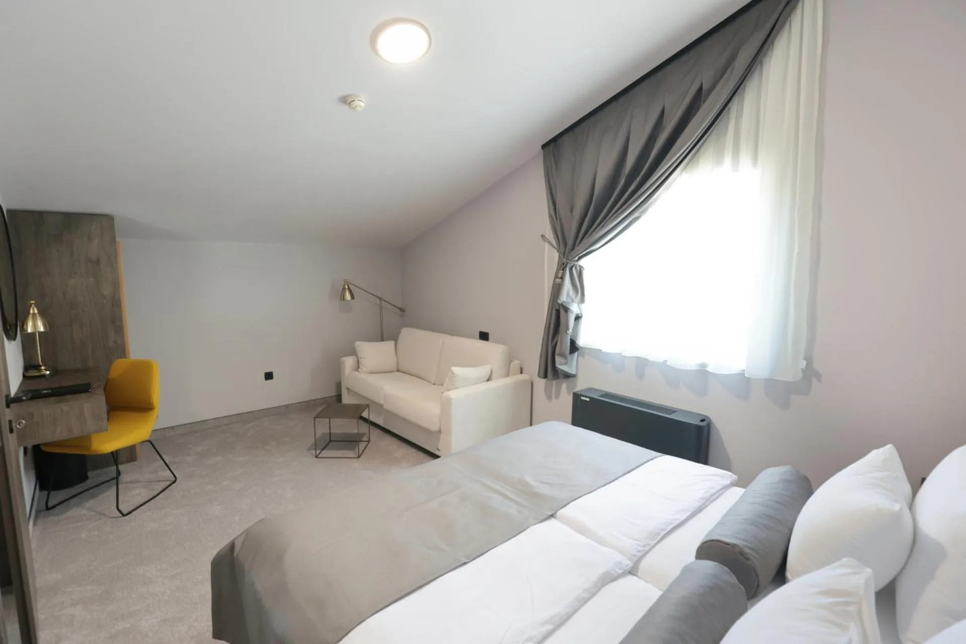 Bedroom, Bed in Hotel Milenij