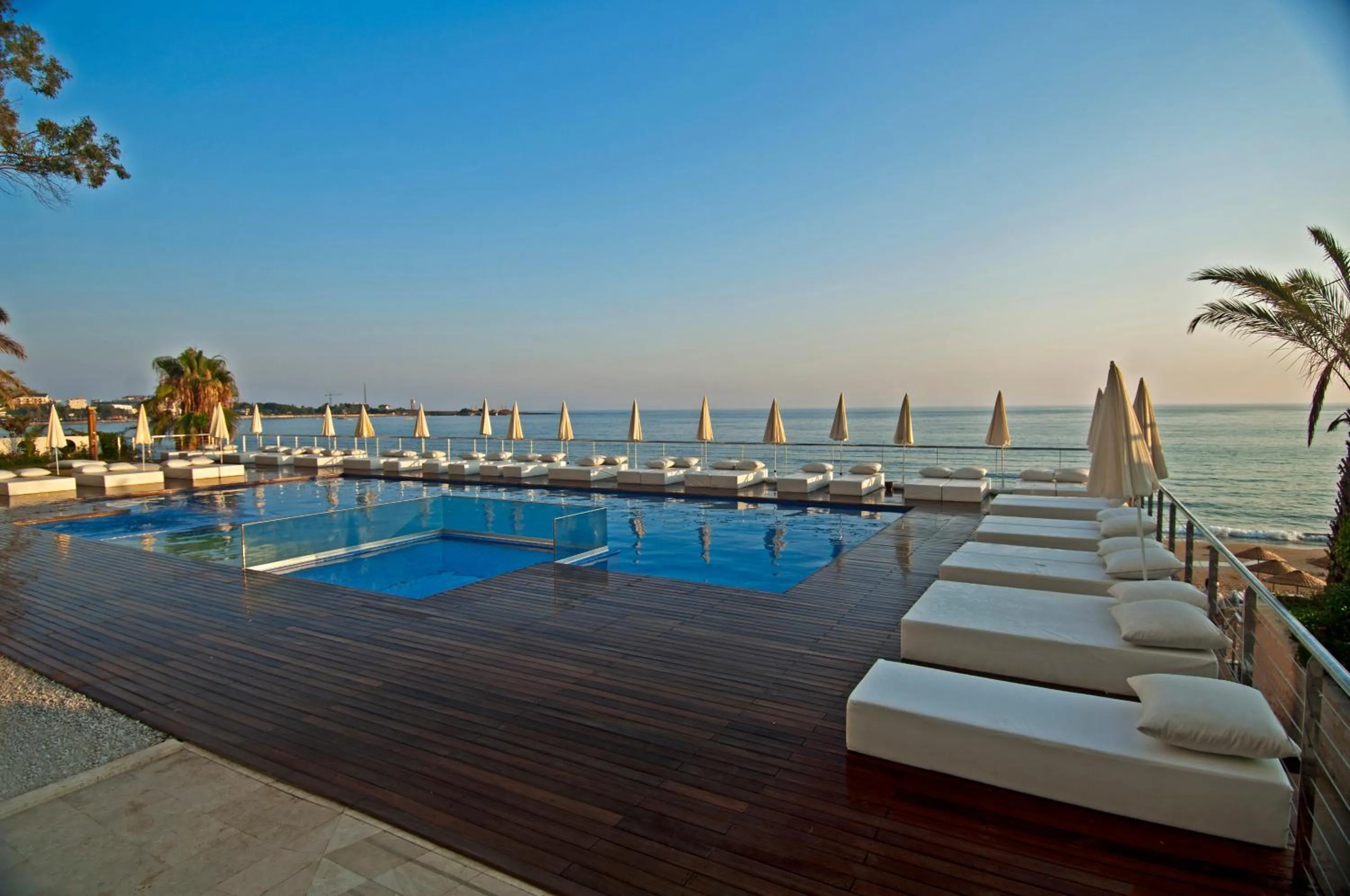 Swimming pool in Yalihan Una