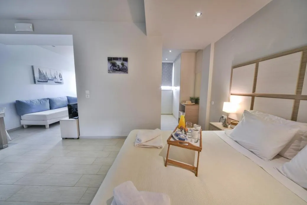 Bed in Lenikos Resort