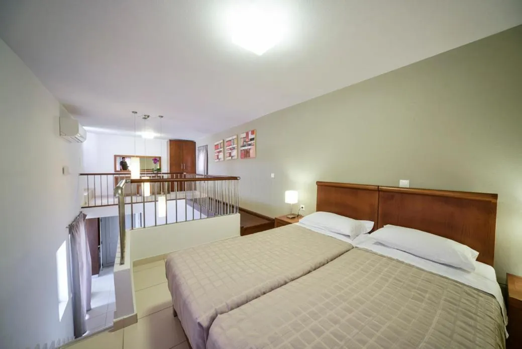 Bed in Lenikos Resort