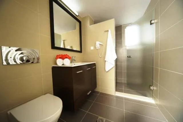 Bathroom in Lenikos Resort