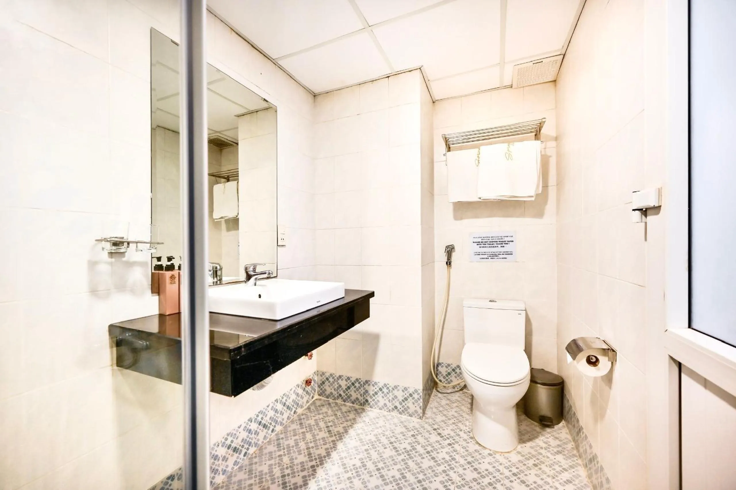 Toilet in Spring House Saigon central park