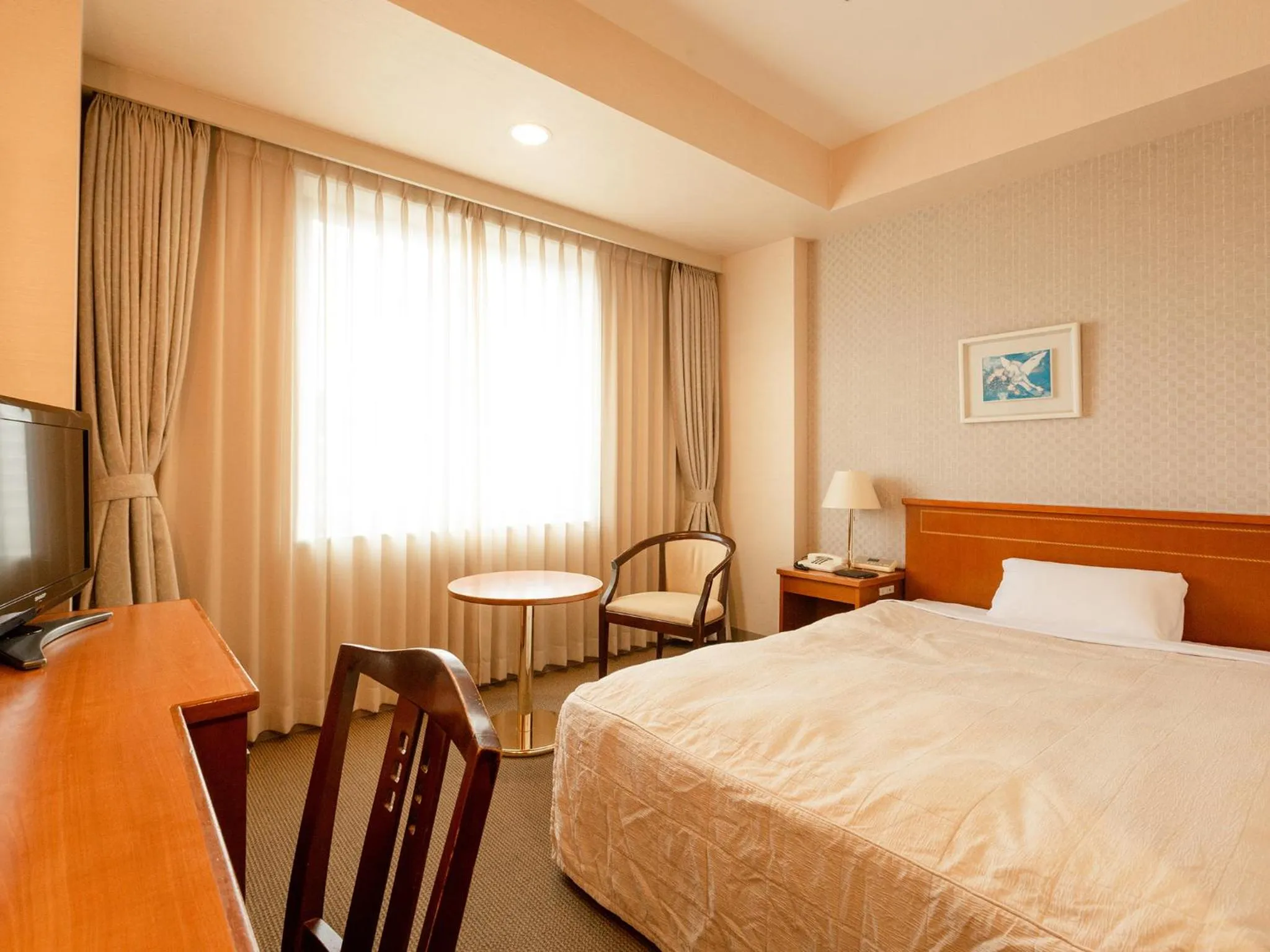 Photo of the whole room, Bed in Hotel Crown Palais Kokura
