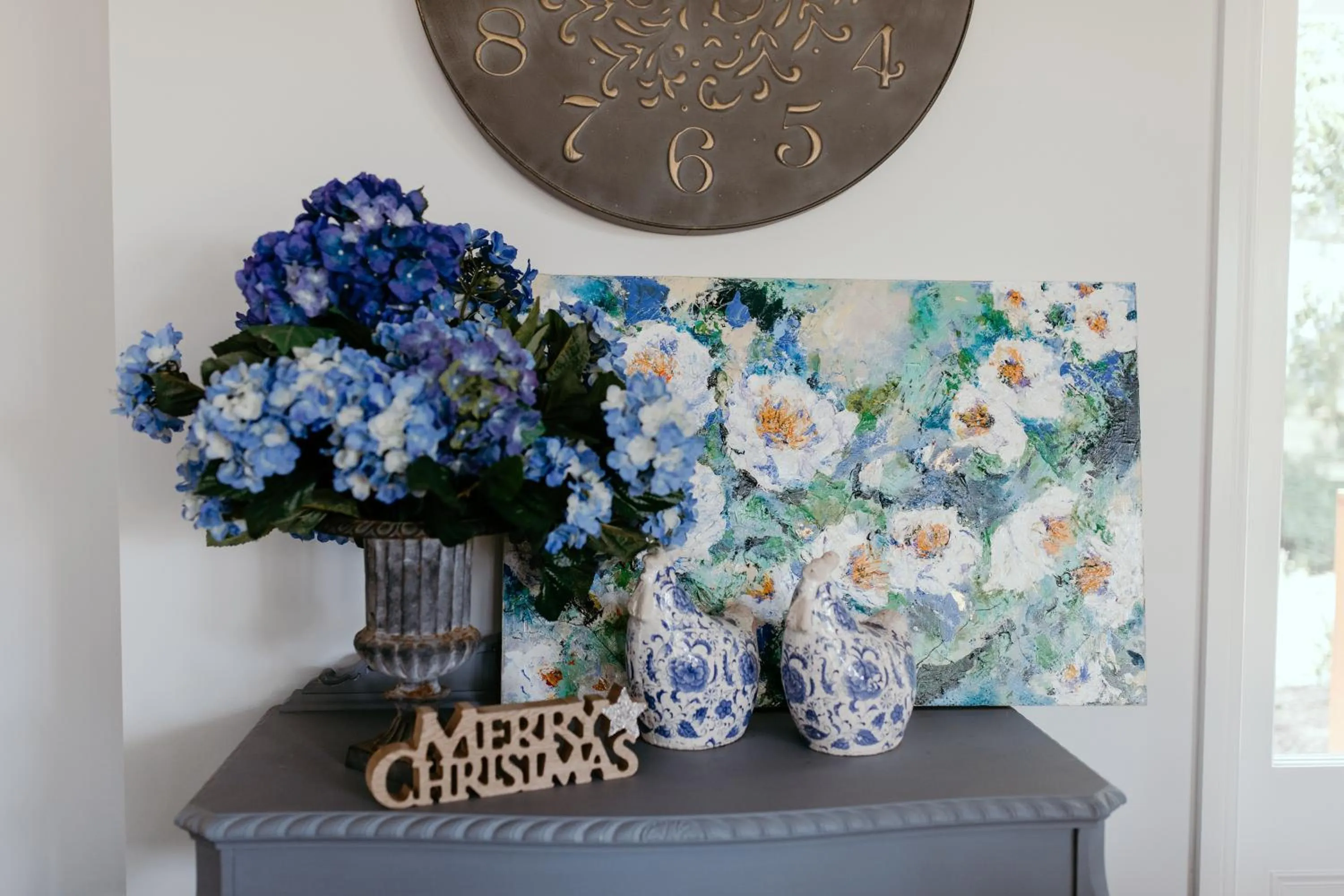 Living room in Chanticleer Gardens Barn cottage with a Pool