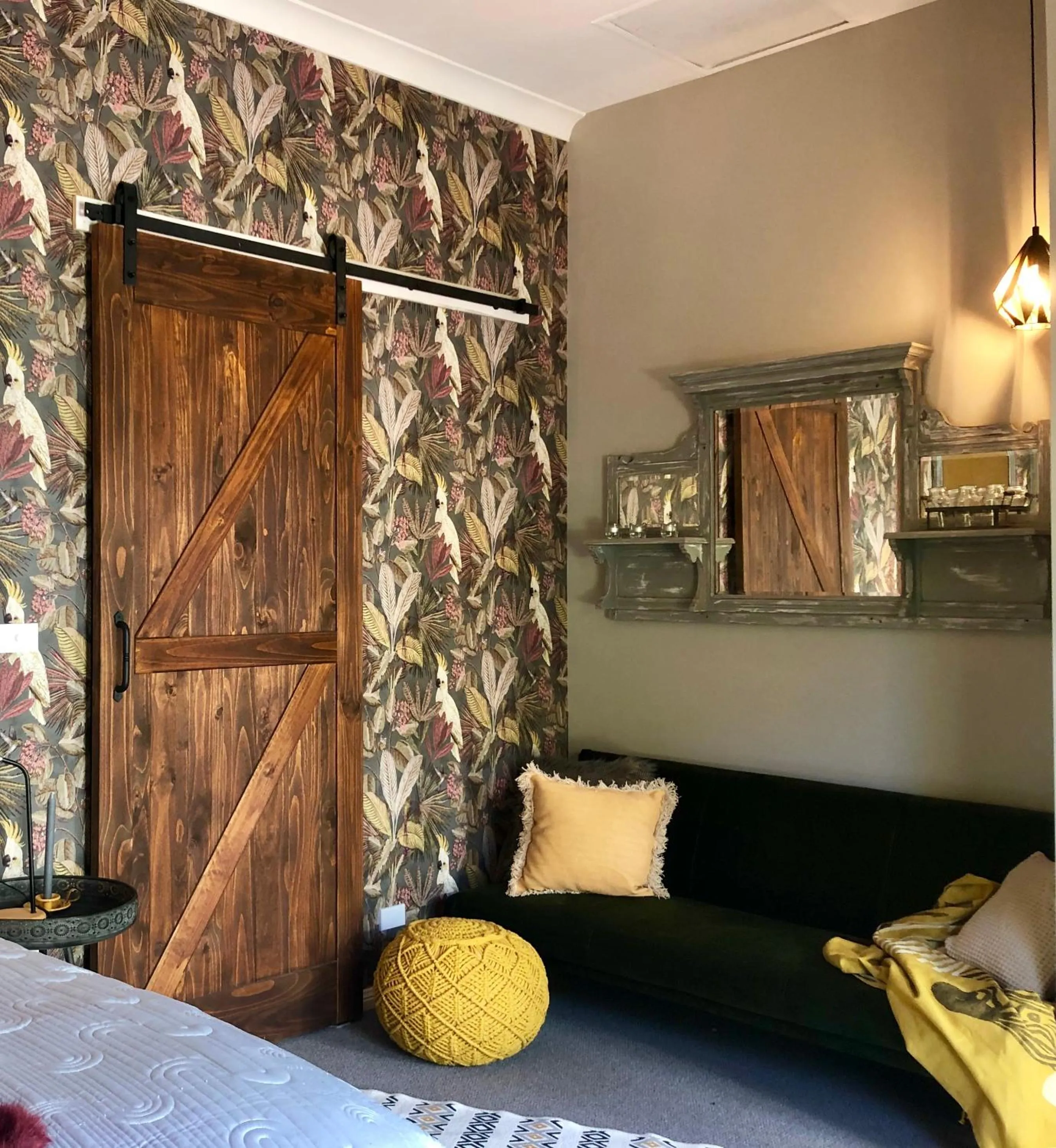 Seating area, Bed in Chanticleer Gardens Barn cottage with a Pool