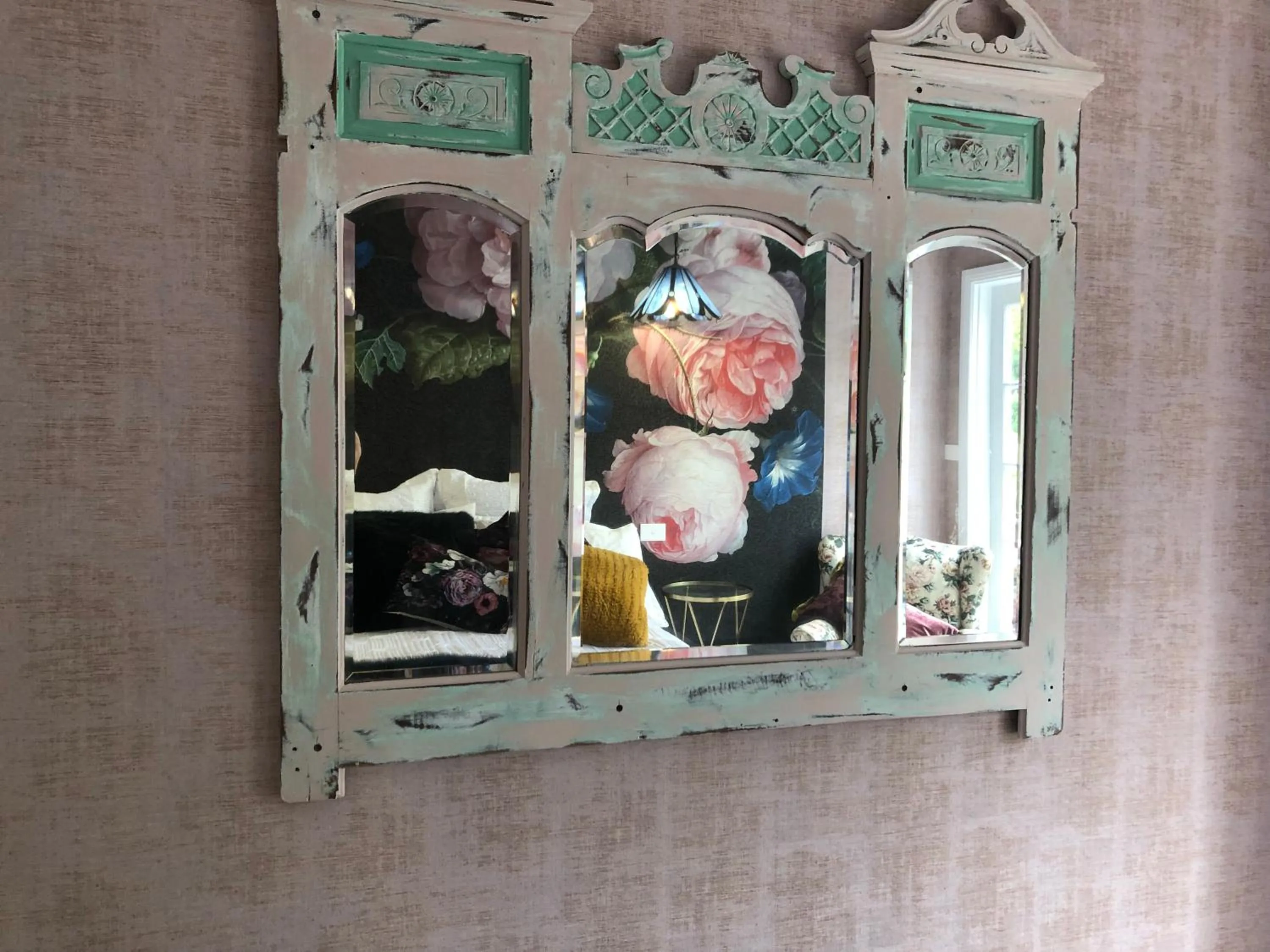 Photo of the whole room in Chanticleer Gardens Barn cottage with a Pool