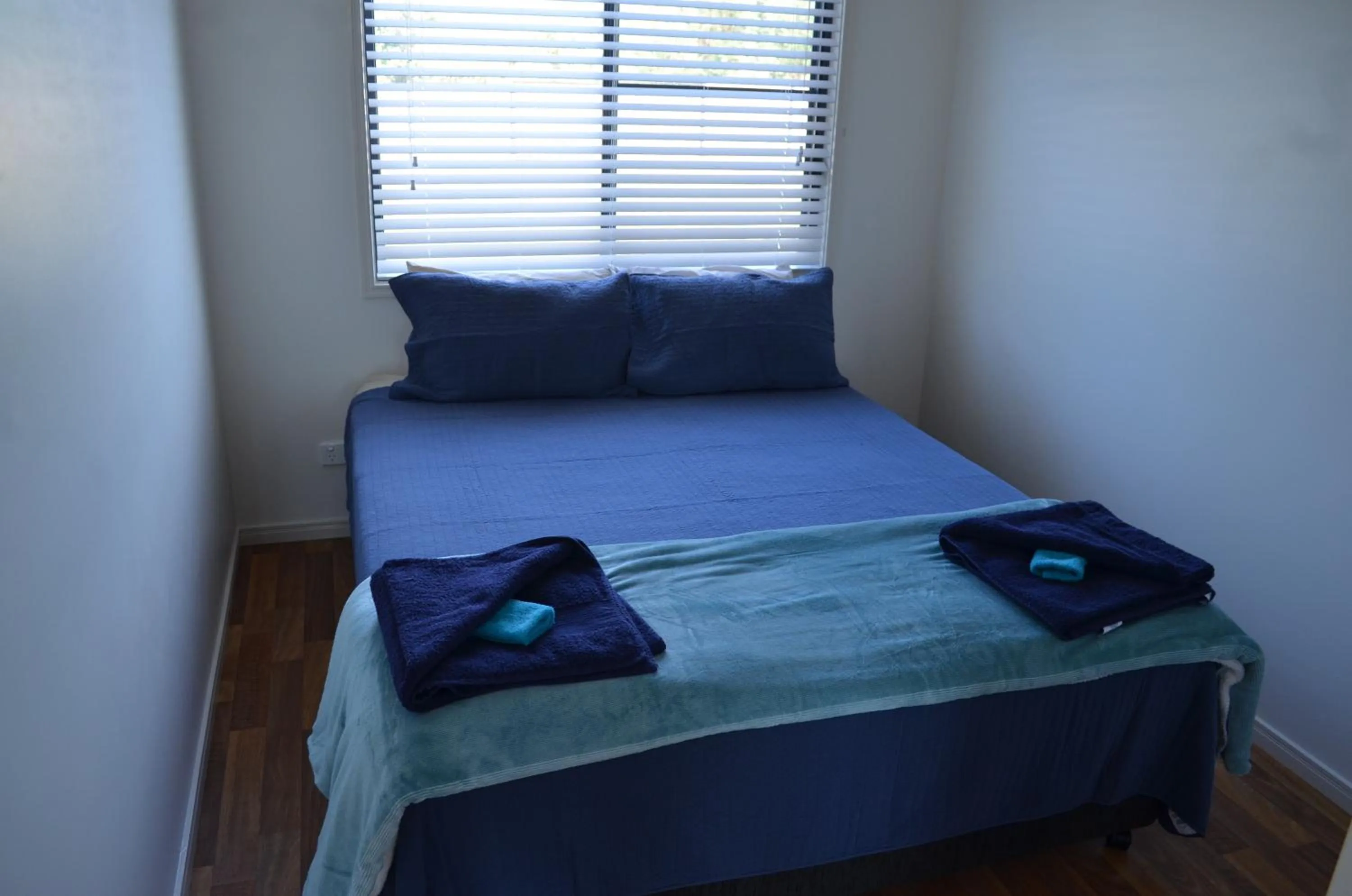 Bed in Wondai Accommodation Units And Villas