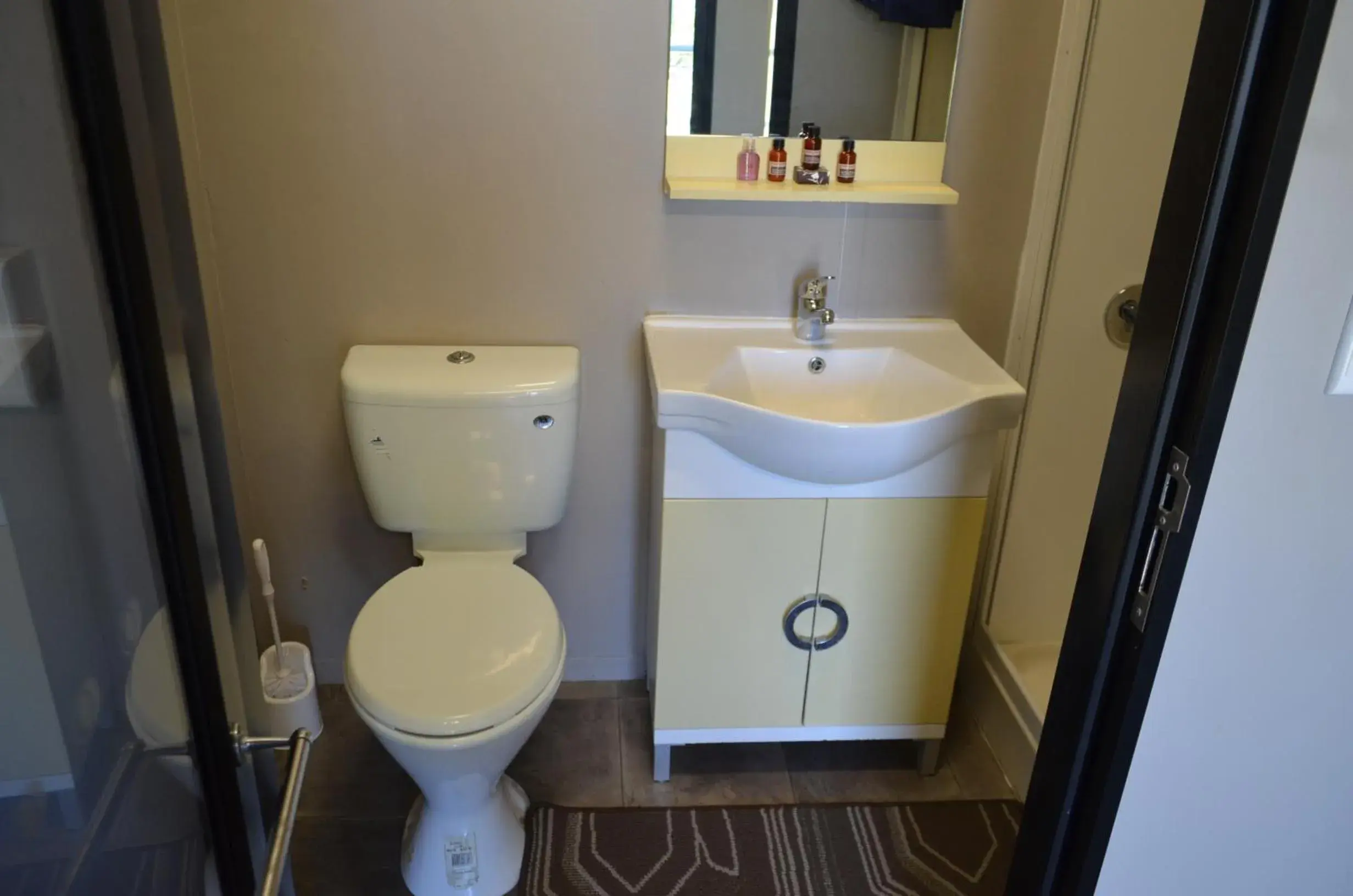 Deluxe Double or Twin Room in Wondai Accommodation Units And Villas Deluxe Double or Twin Room in Wondai Accommodation Units And Villas