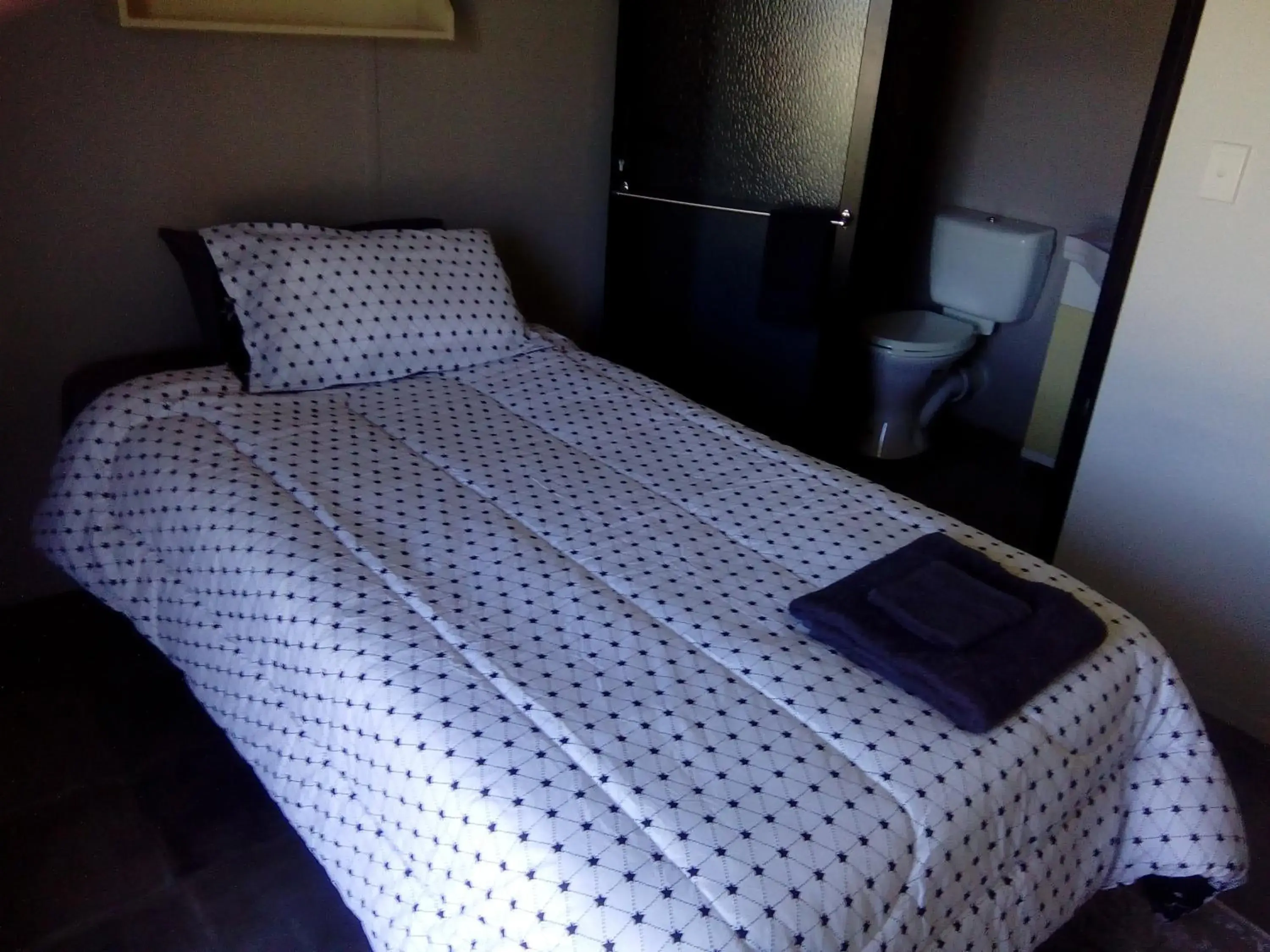 Single Room in Wondai Accommodation Units And Villas Single Room in Wondai Accommodation Units And Villas