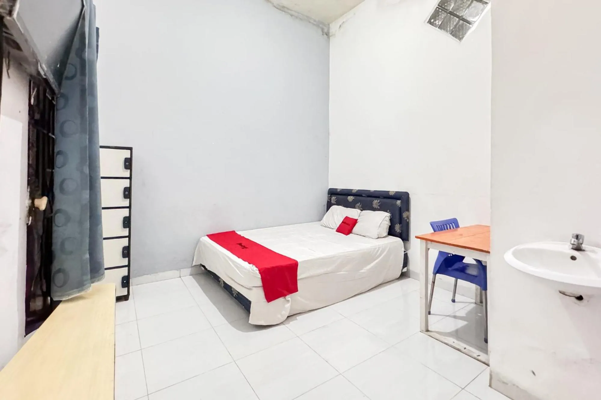 Bedroom, Bed in Wisma Hiro Pertiwi