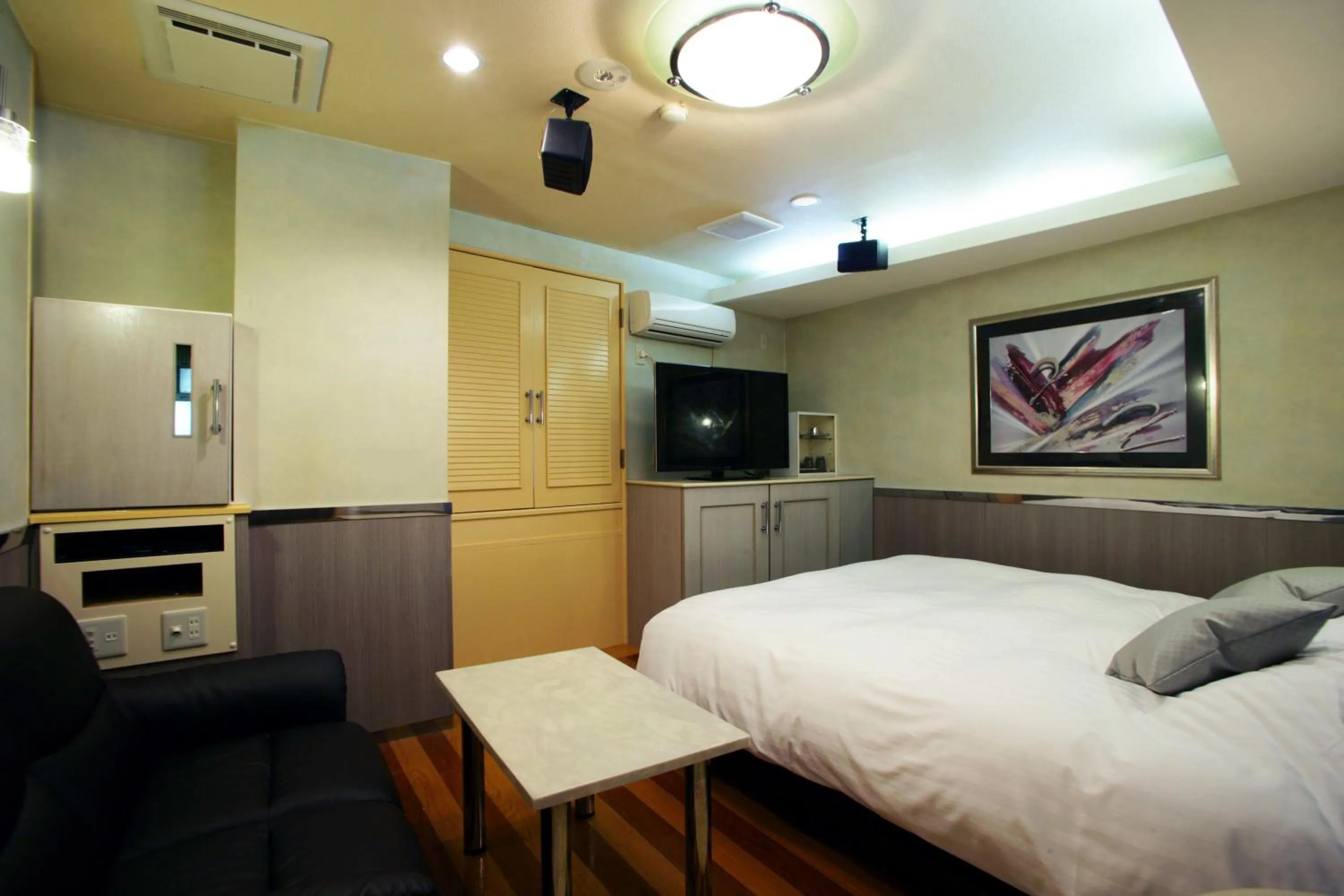 Photo of the whole room, Bed in Hotel AQUA Blue Yokosuka (Adult Only)