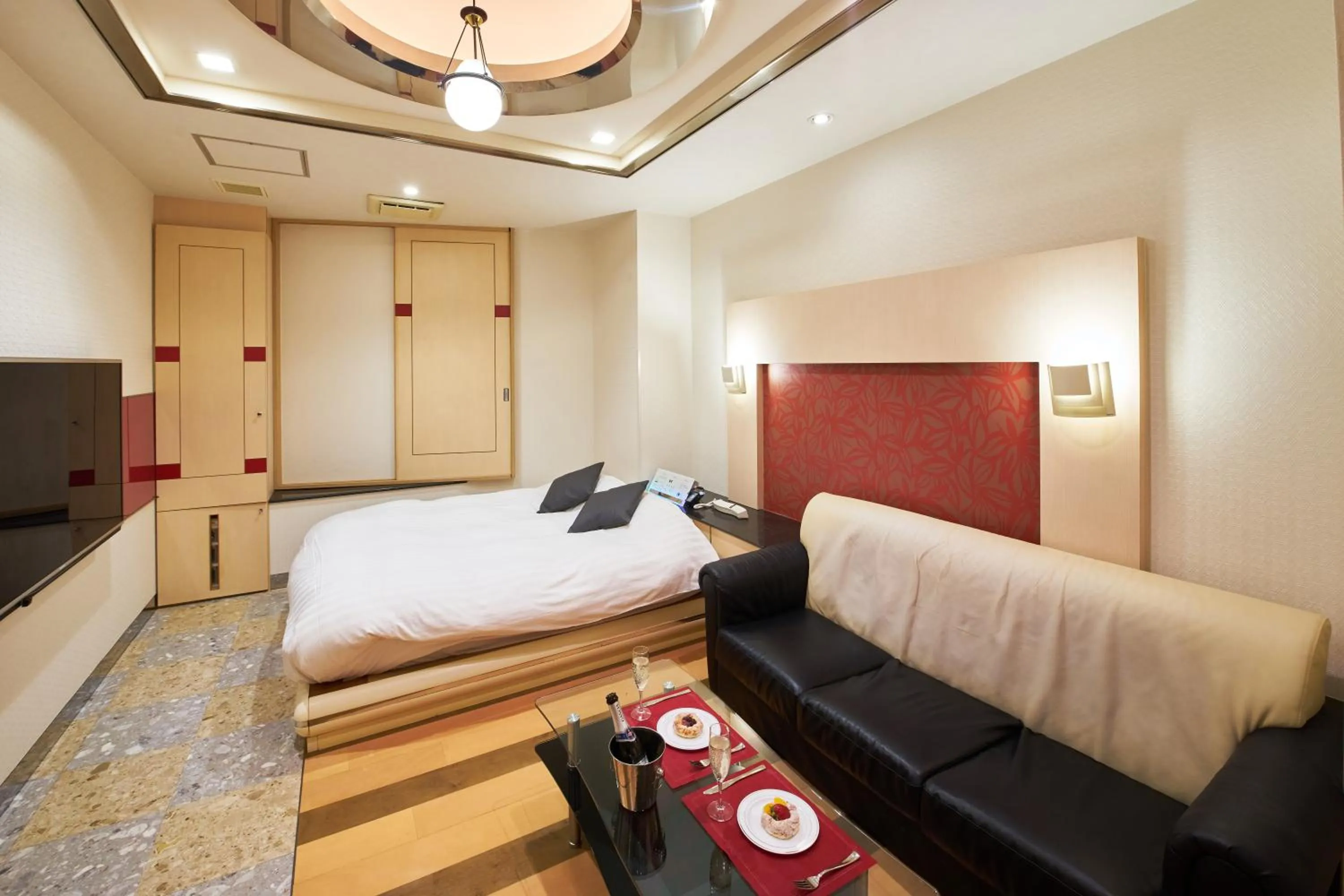 Photo of the whole room, Bed in Hotel AQUA Blue Yokosuka (Adult Only)