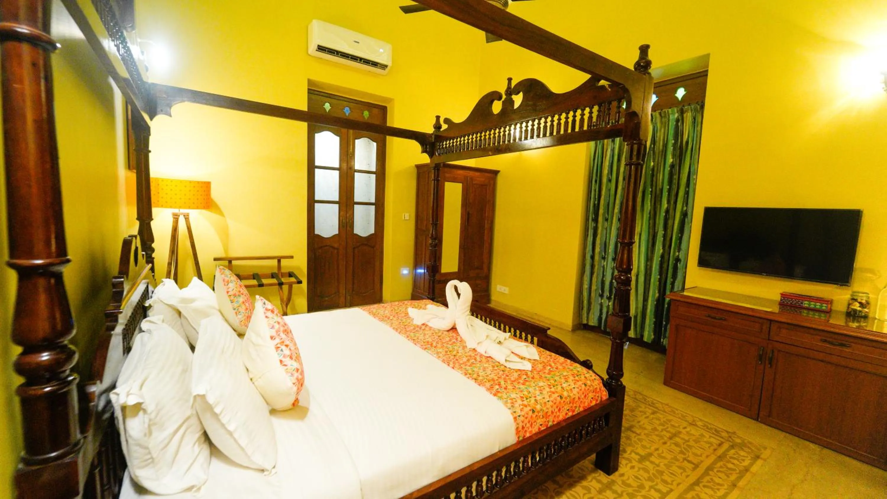 Bed in Surya Kiran Heritage Hotel