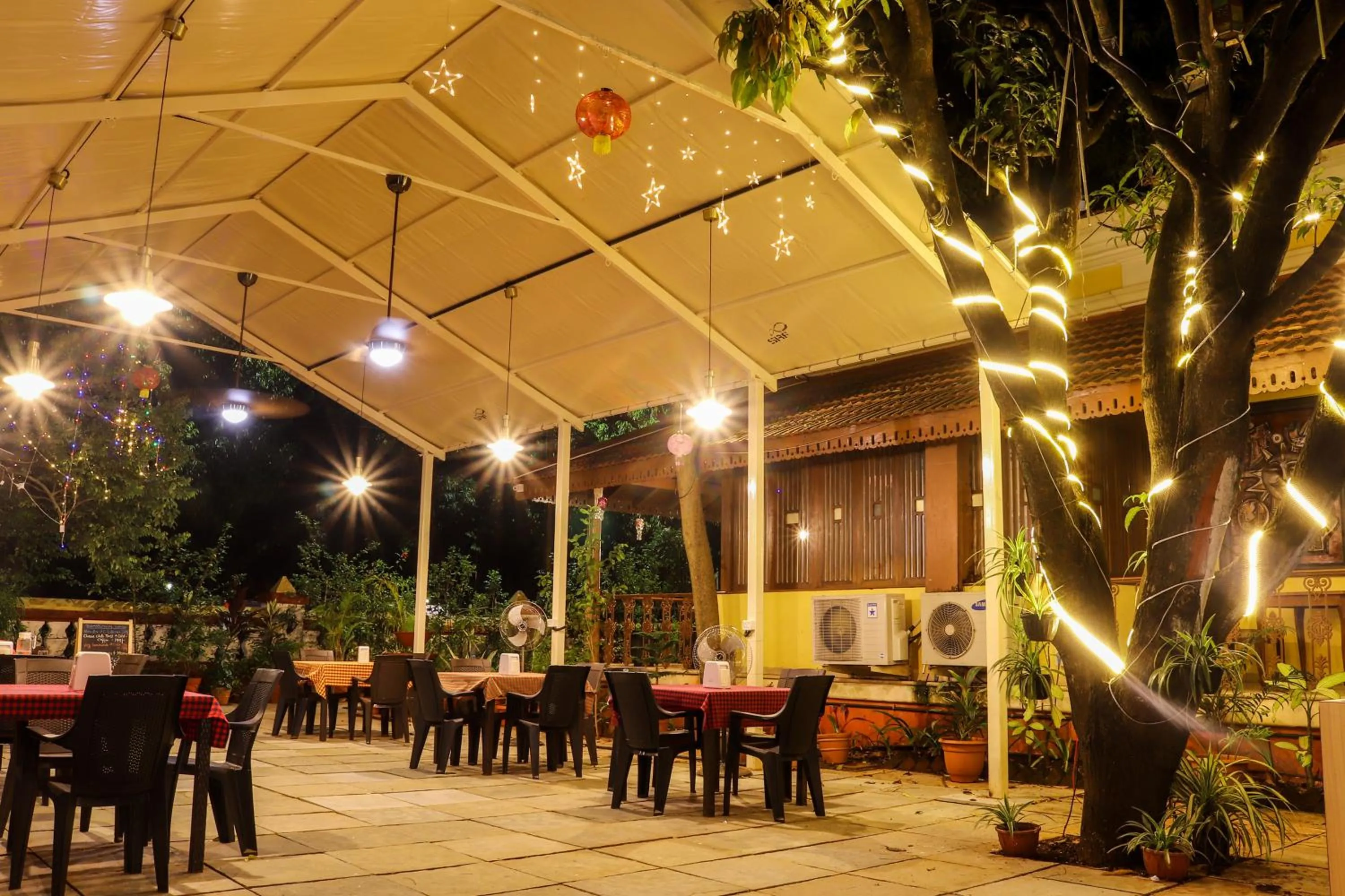 Restaurant/places to eat in Surya Kiran Heritage Hotel