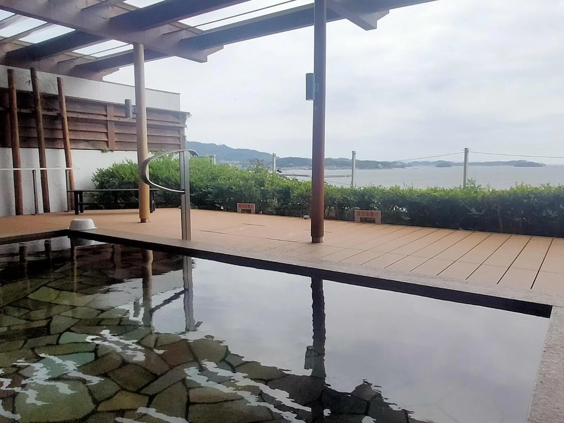 Open Air Bath in Mikawawan Resort Linx