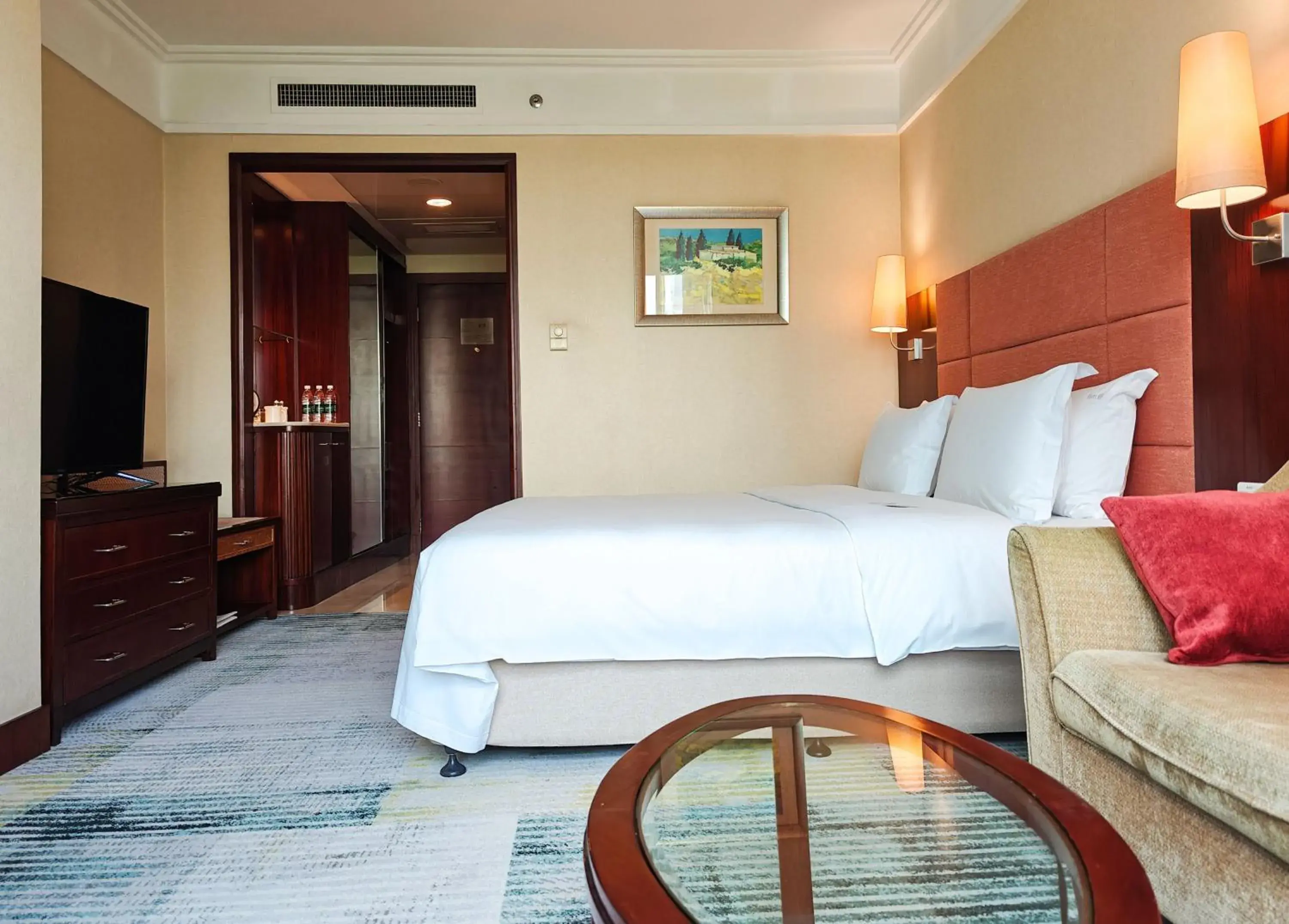 Premium King Room - Lounge Access in Holiday Inn Shenzhen Donghua by IHG Premium King Room - Lounge Access in Holiday Inn Shenzhen Donghua by IHG