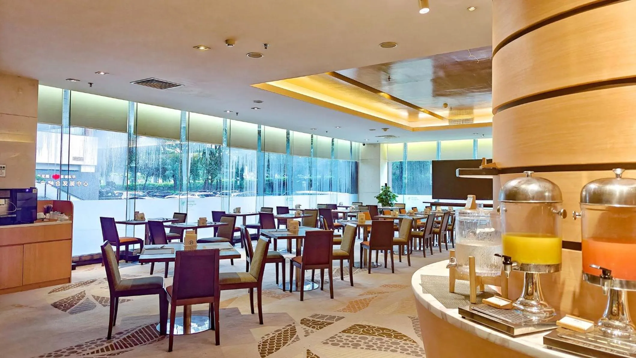 Restaurant/places to eat in Holiday Inn Shenzhen Donghua by IHG