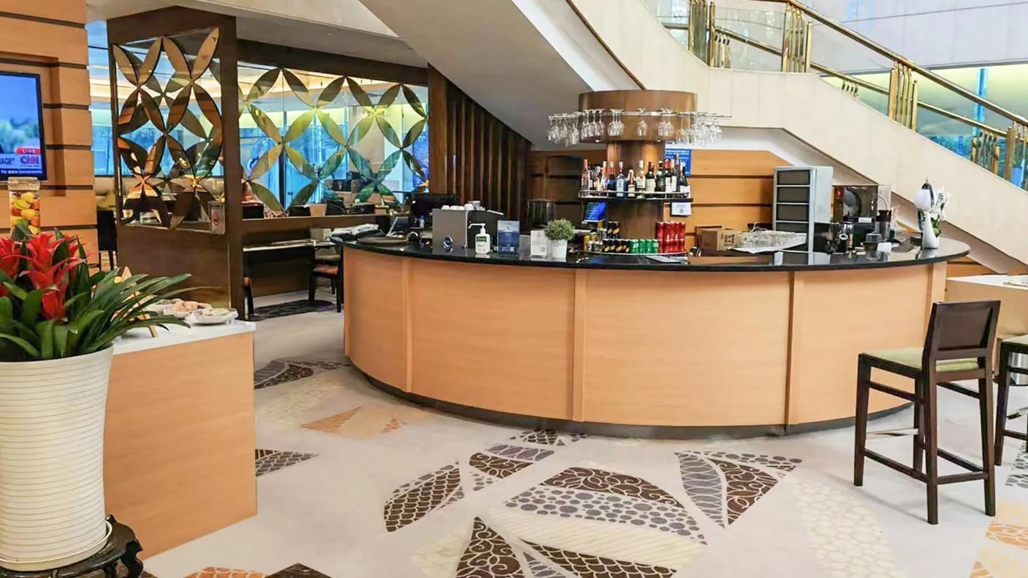 Lounge or bar in Holiday Inn Shenzhen Donghua by IHG
