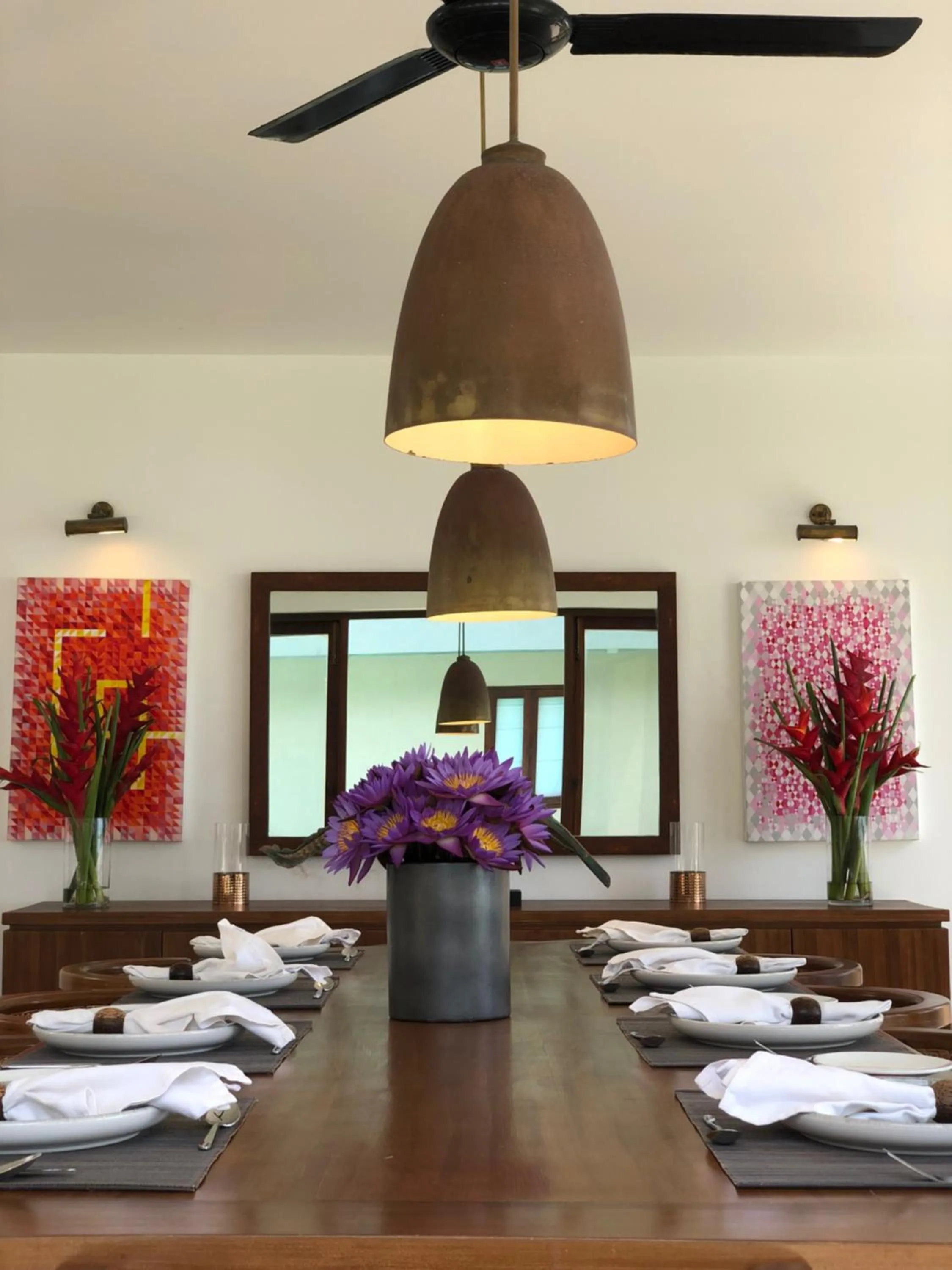 Dining area in Jetwing Villa 700