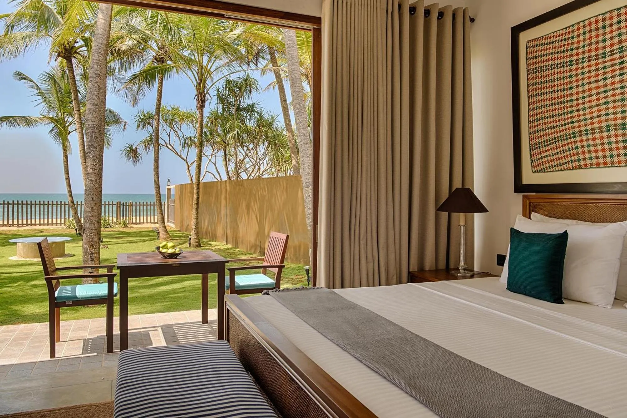 Sea view, Bed in Jetwing Villa 700