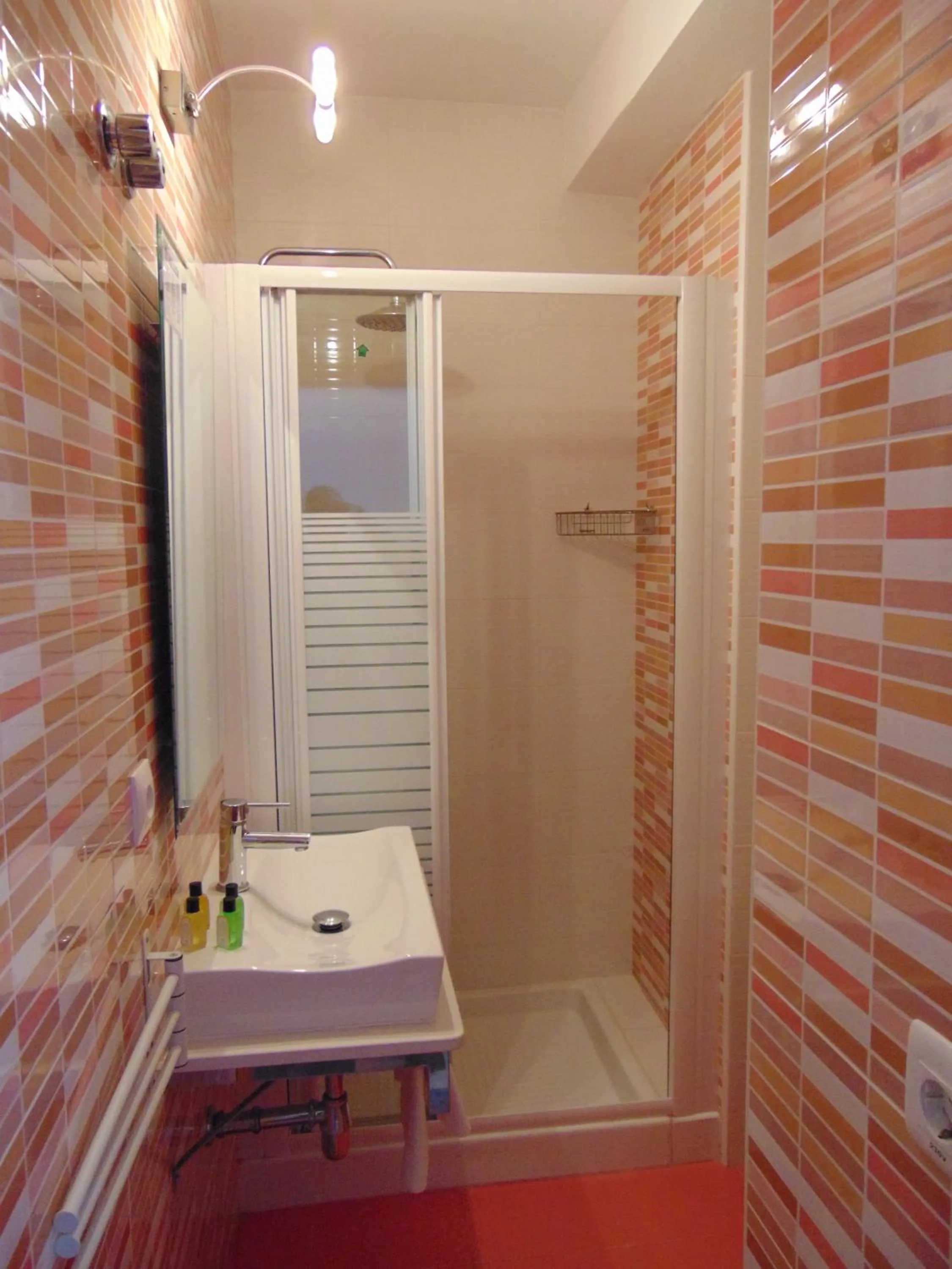 Shower in Hotel Libertador