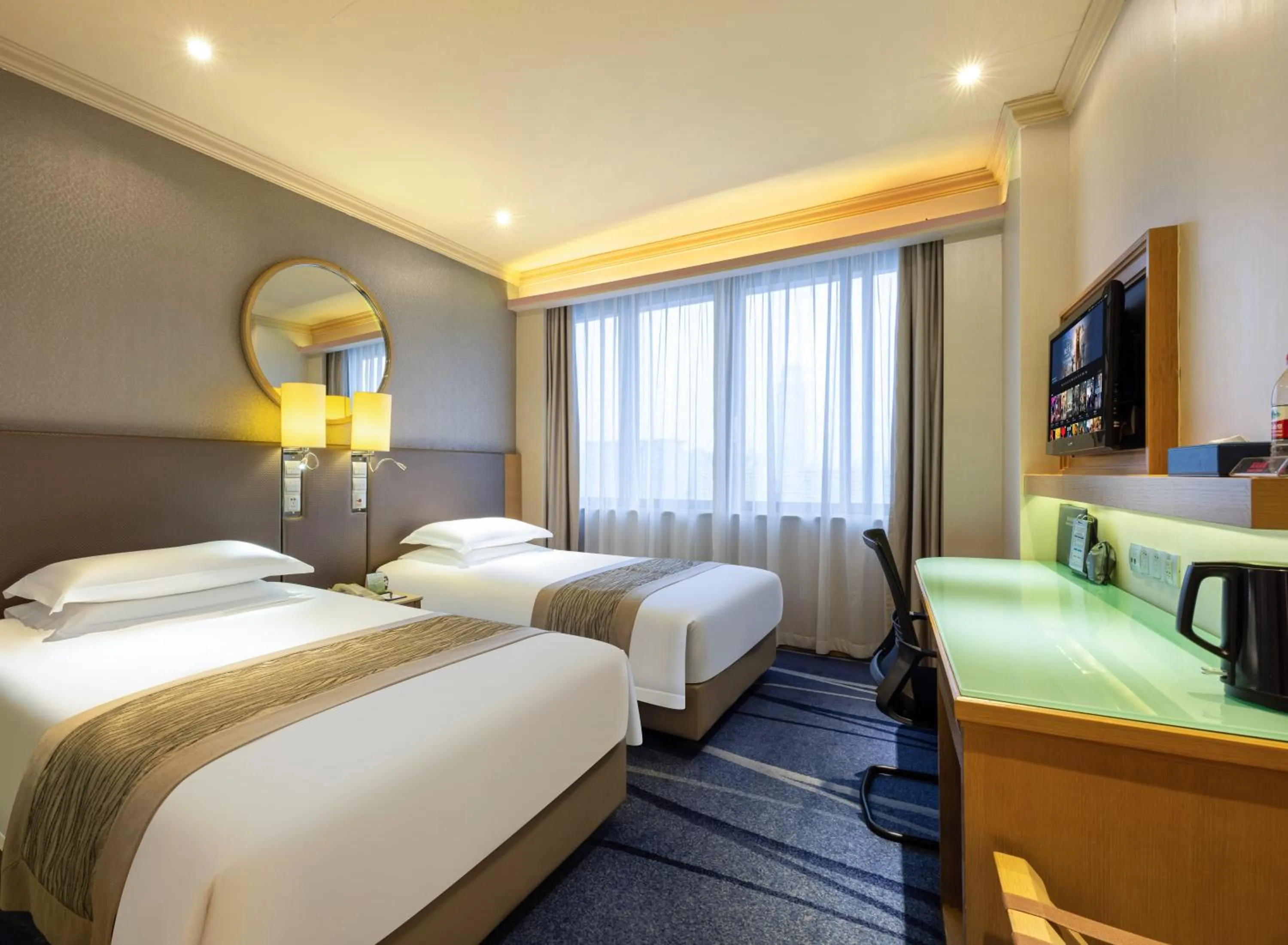 Photo of the whole room, Bed in Ocean Hotel Guangzhou