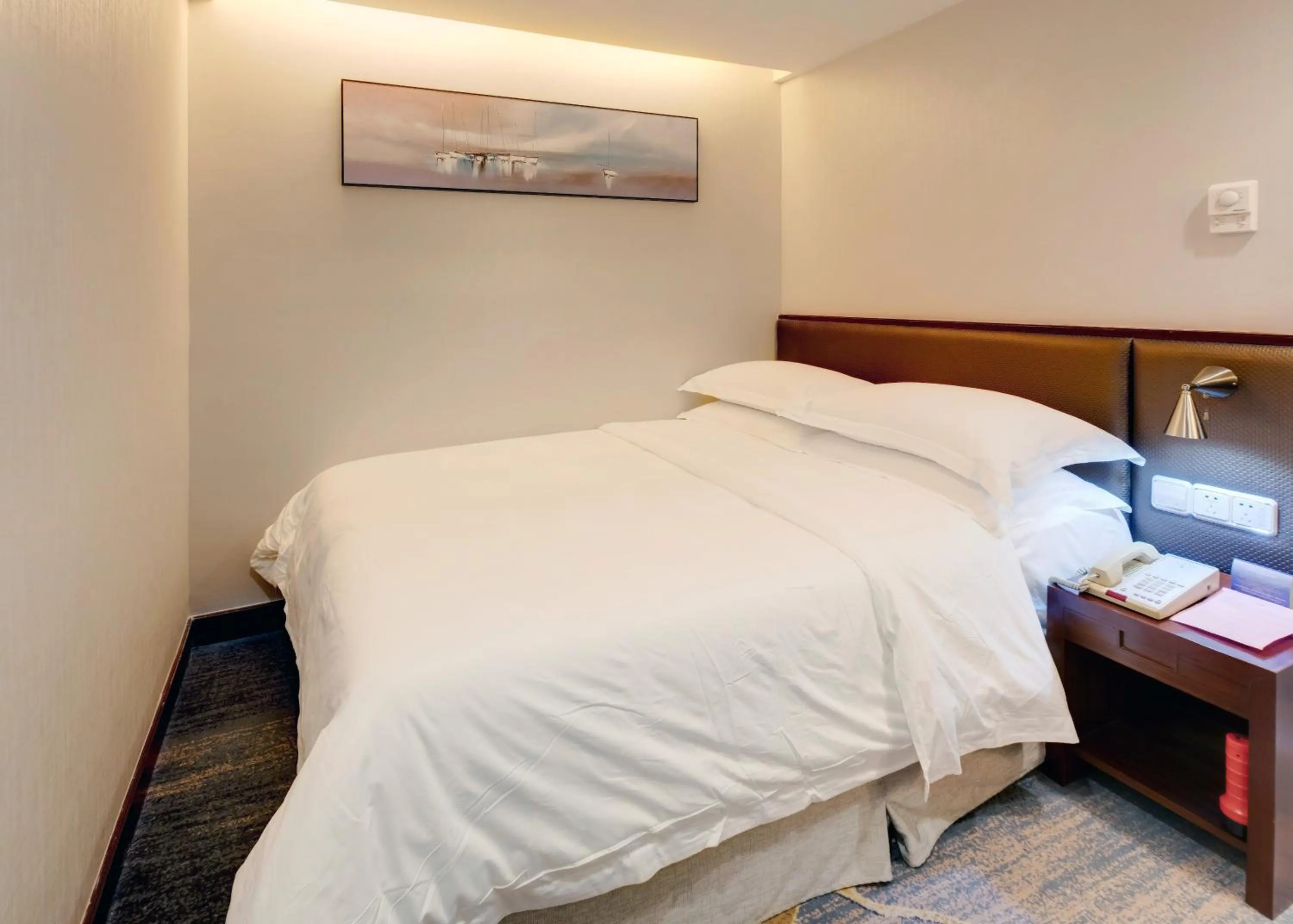 Economy Double Room with No Window in Ocean Hotel Guangzhou