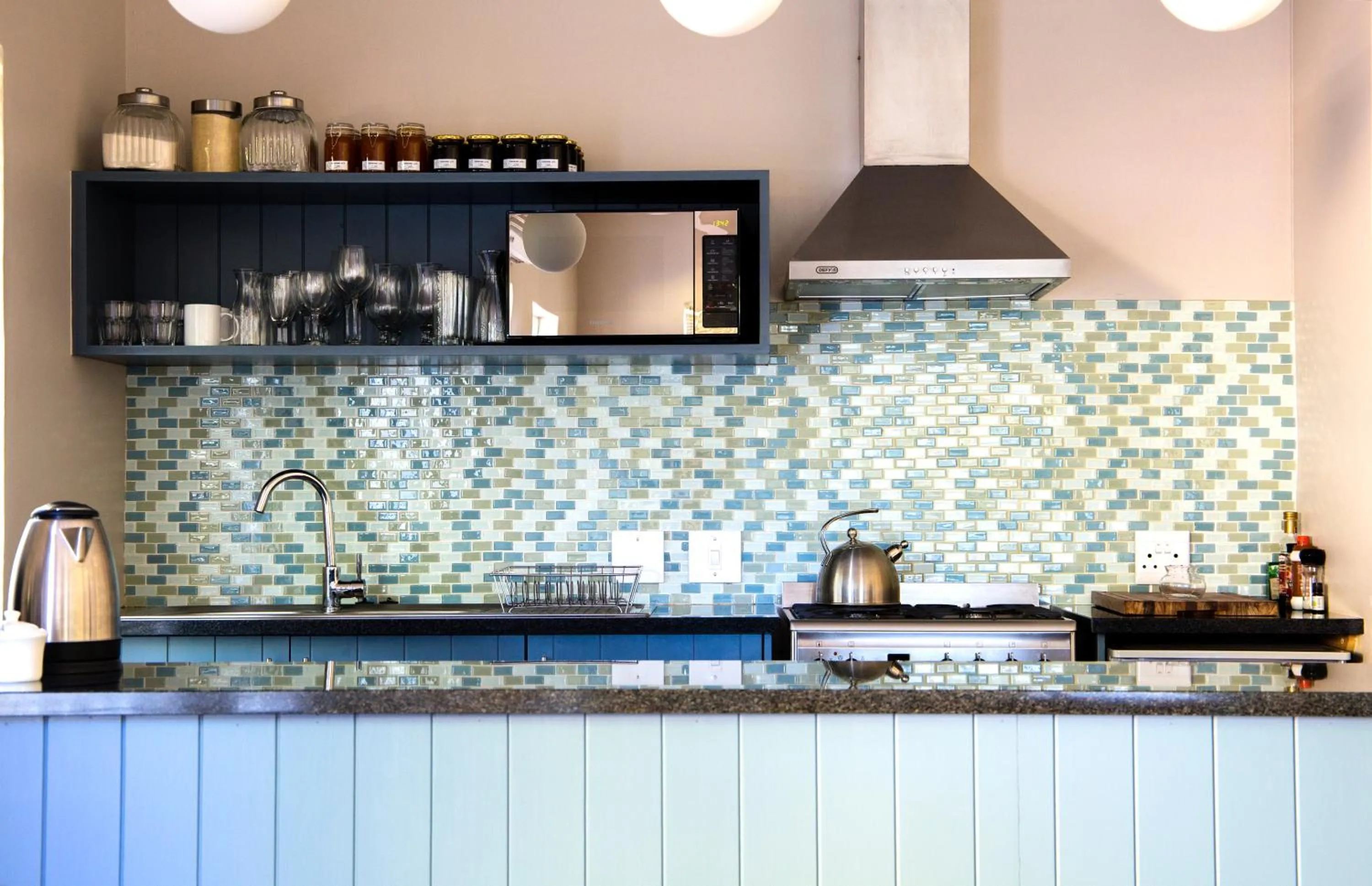 Communal kitchen in 36 On Boom B&B