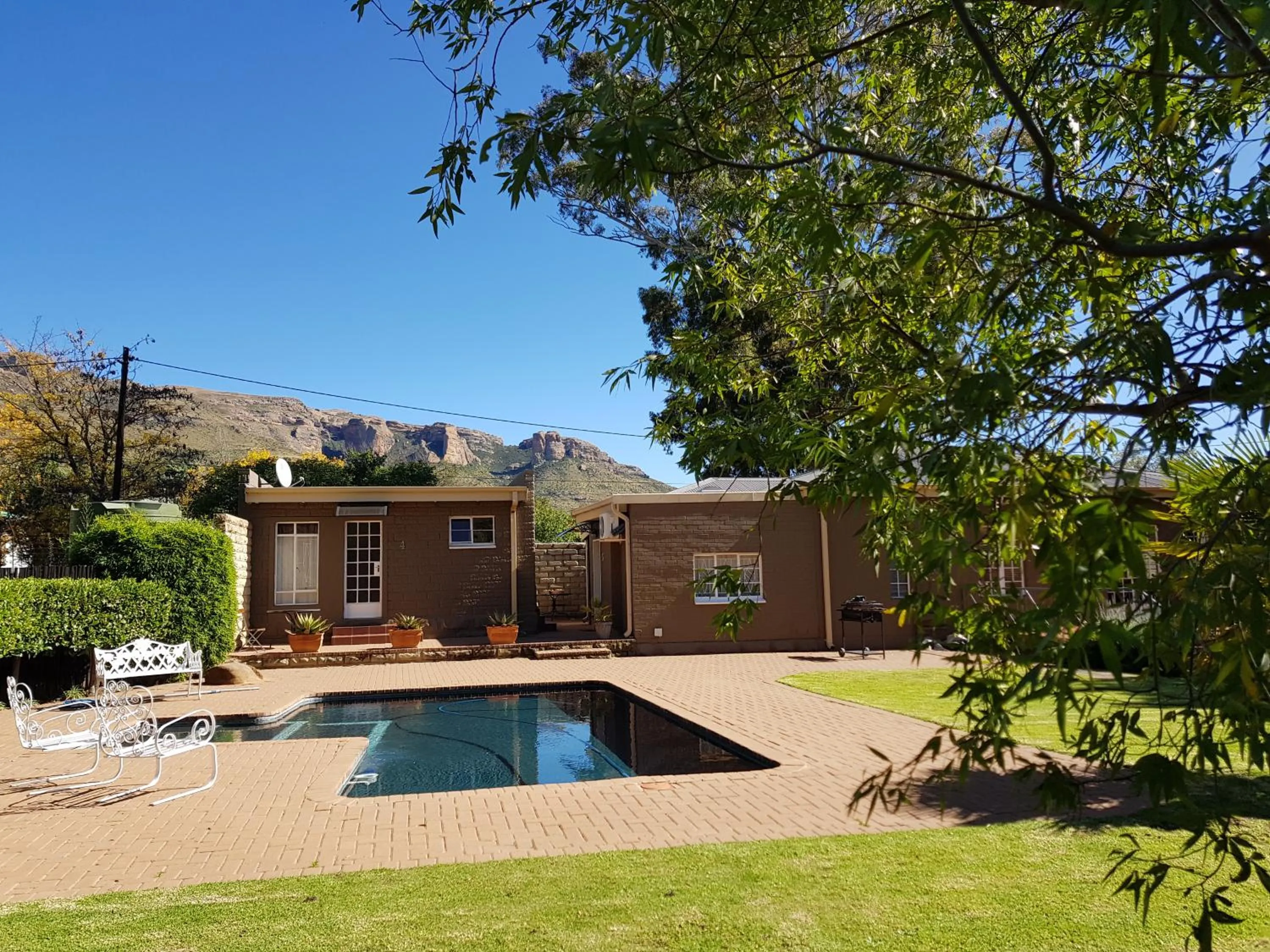 Mountain view in 36 On Boom B&B